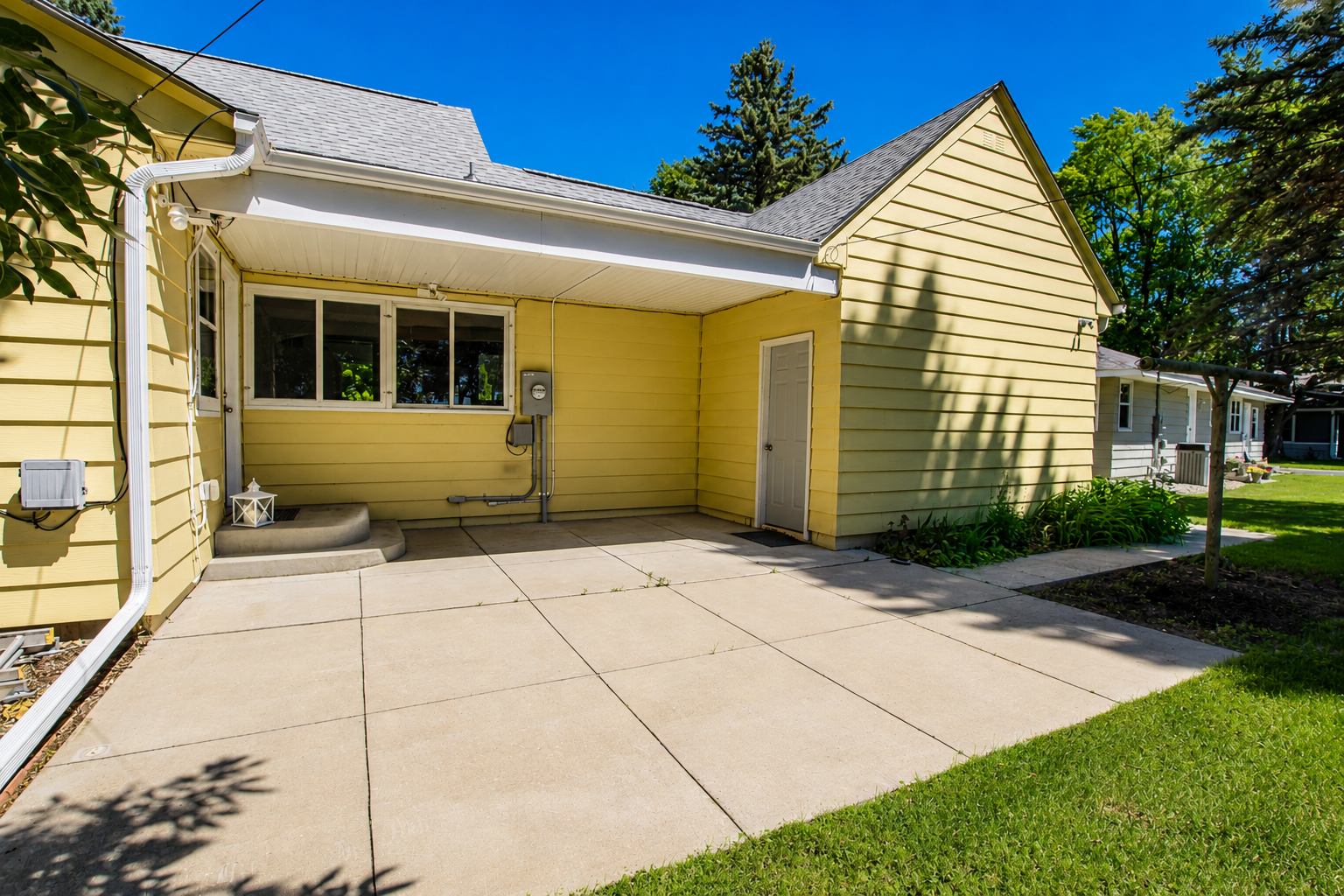 1951 single family home for sale at 822 Westwood Drive SW in Alexandria, MN — 4 bed, 2 bath (photo 7 of 54)