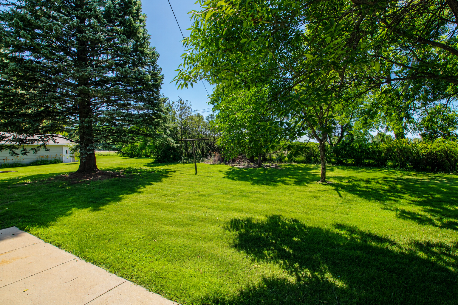 1951 single family home for sale at 822 Westwood Drive SW in Alexandria, MN — 4 bed, 2 bath (photo 10 of 54)