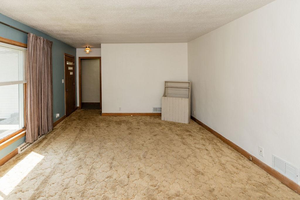 405 6th Avenue, Edgeley ND 58433 - Photo 19 of 43