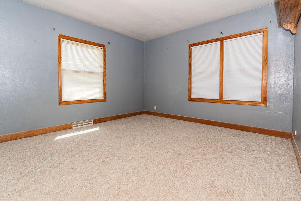 405 6th Avenue, Edgeley ND 58433 - Photo 20 of 43