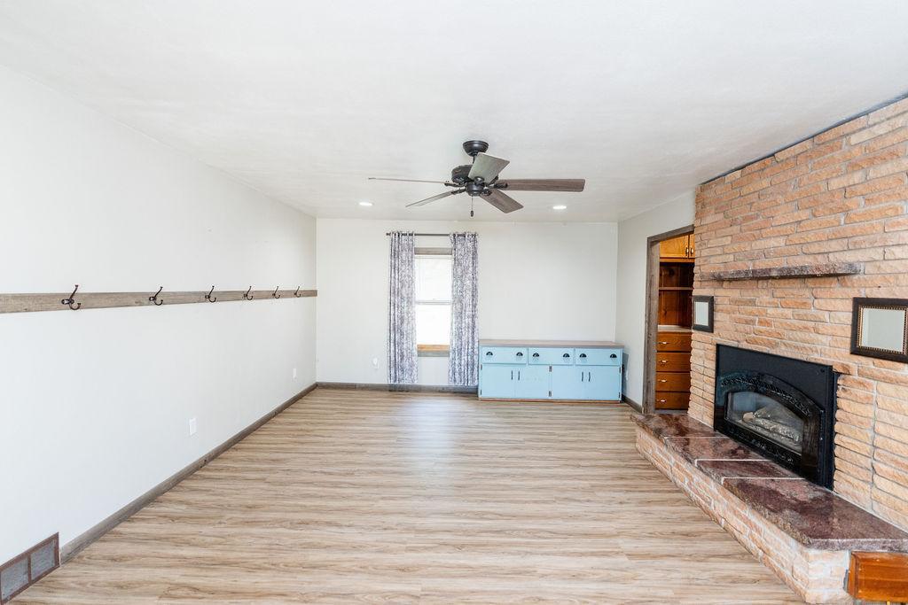 405 6th Avenue, Edgeley ND 58433 - Photo 4 of 43