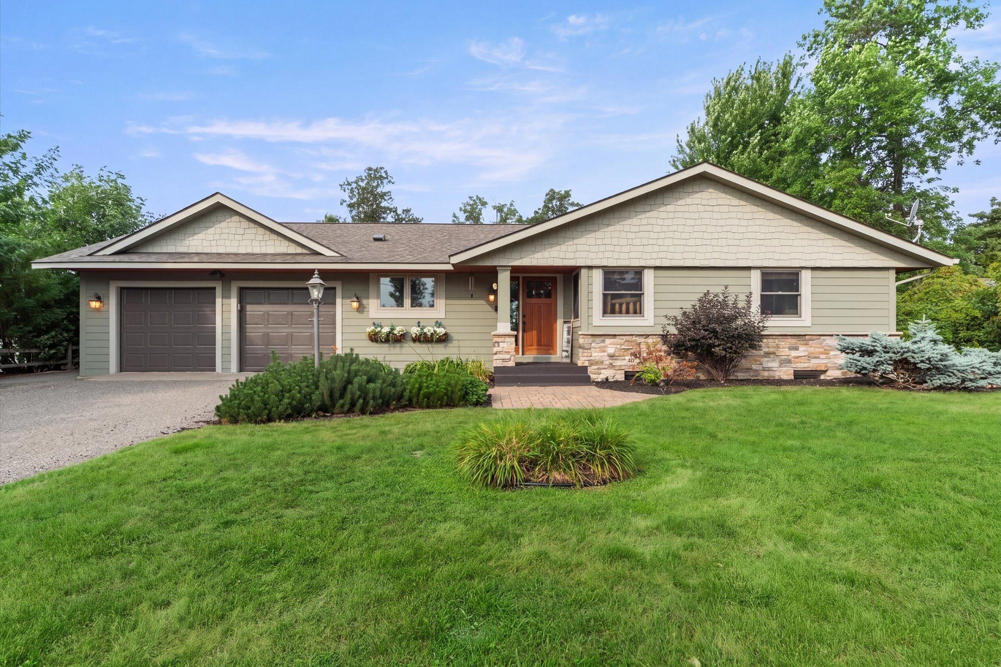 2015 single family home for sale at 22617 Hole In The Day Drive in Nisswa, MN — 4 bed, 4 bath (photo 2 of 36)