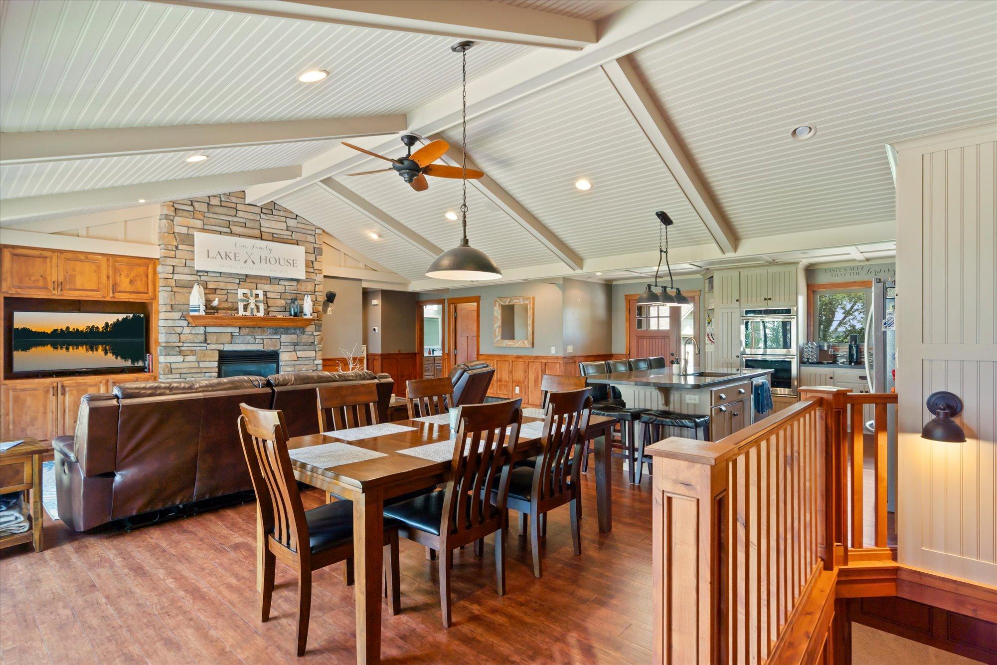 2015 single family home for sale at 22617 Hole In The Day Drive in Nisswa, MN — 4 bed, 4 bath (photo 11 of 36)