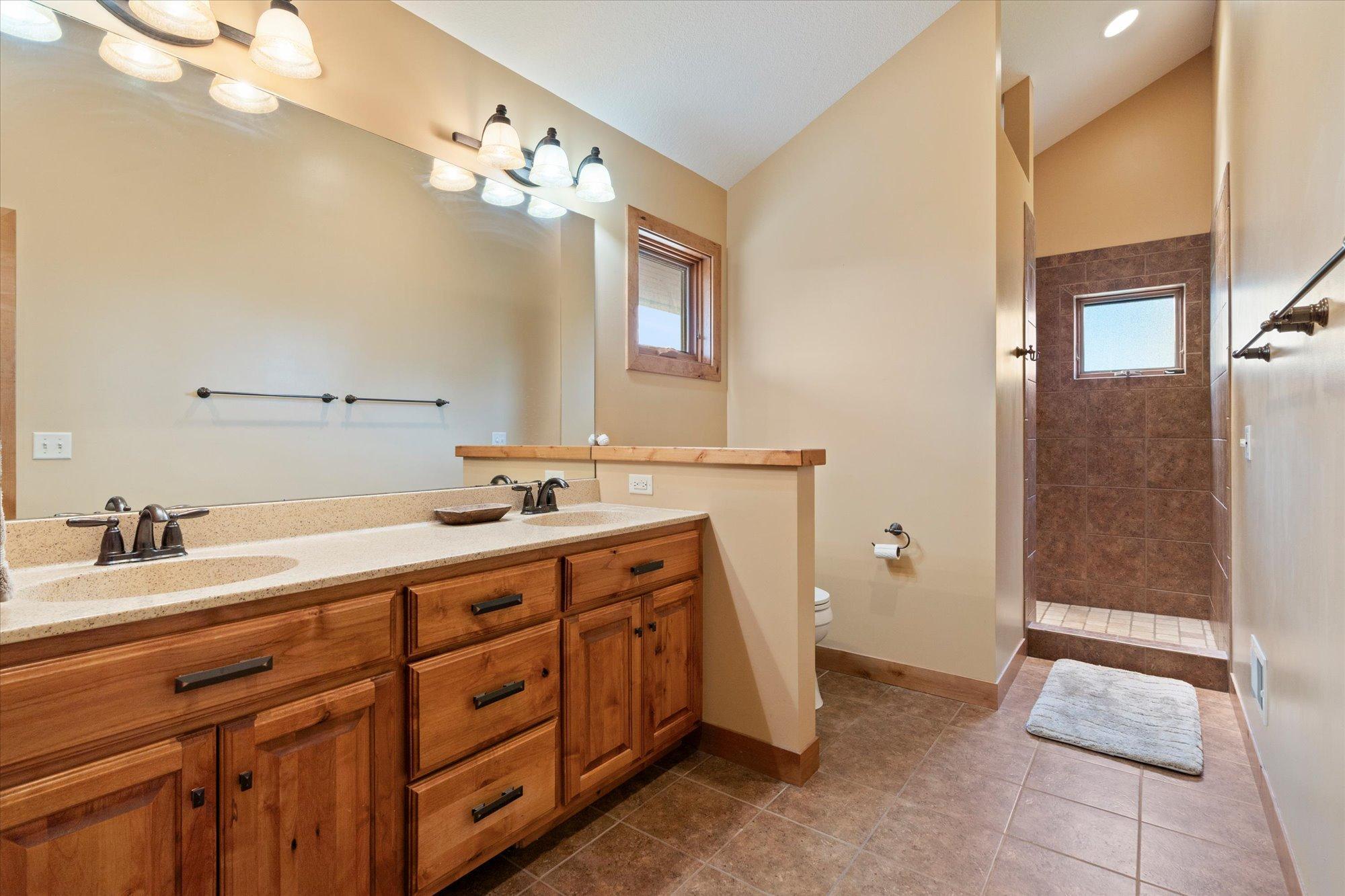 2015 single family home for sale at 22617 Hole In The Day Drive in Nisswa, MN — 4 bed, 4 bath (photo 17 of 36)