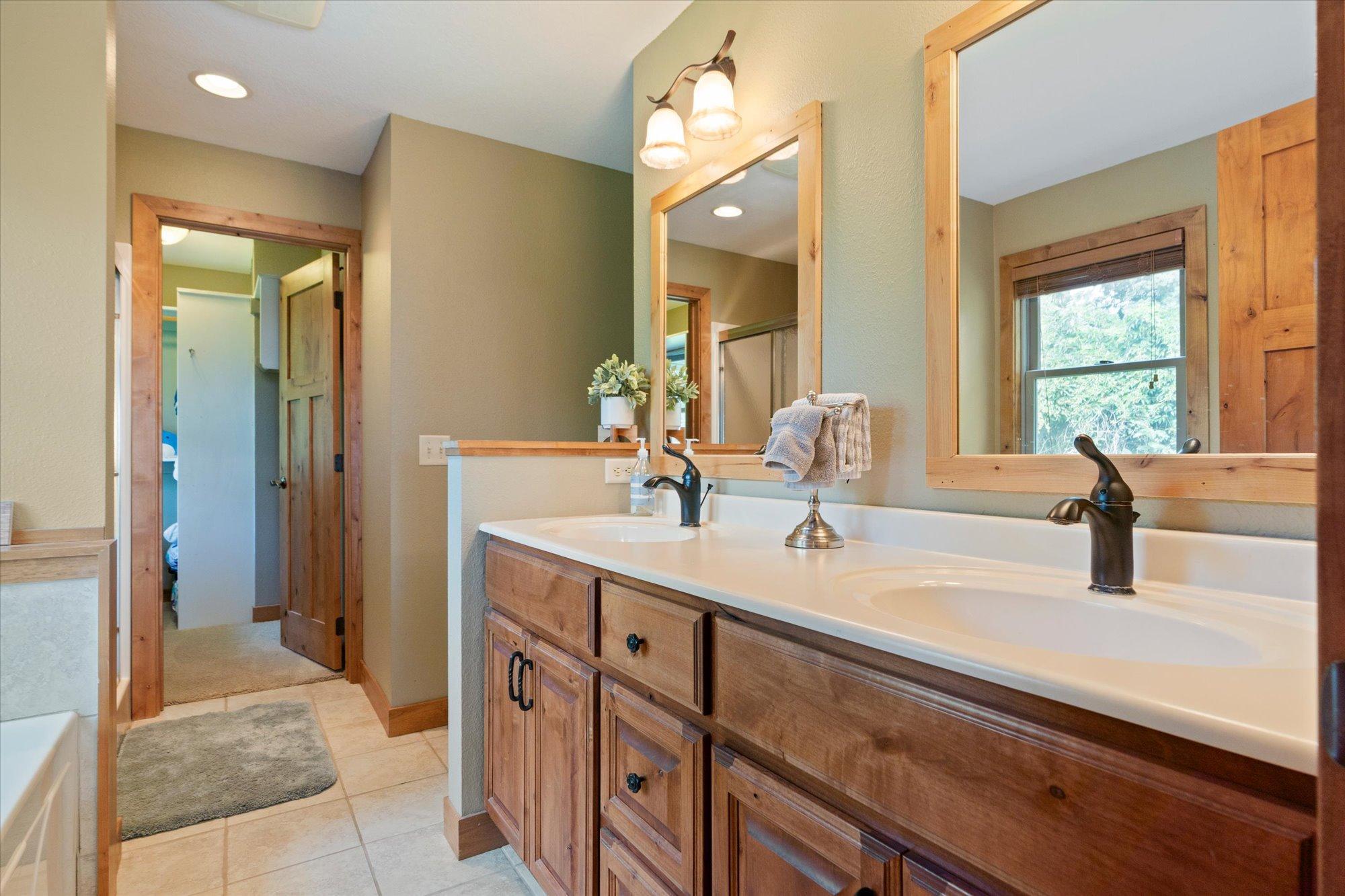 2015 single family home for sale at 22617 Hole In The Day Drive in Nisswa, MN — 4 bed, 4 bath (photo 19 of 36)