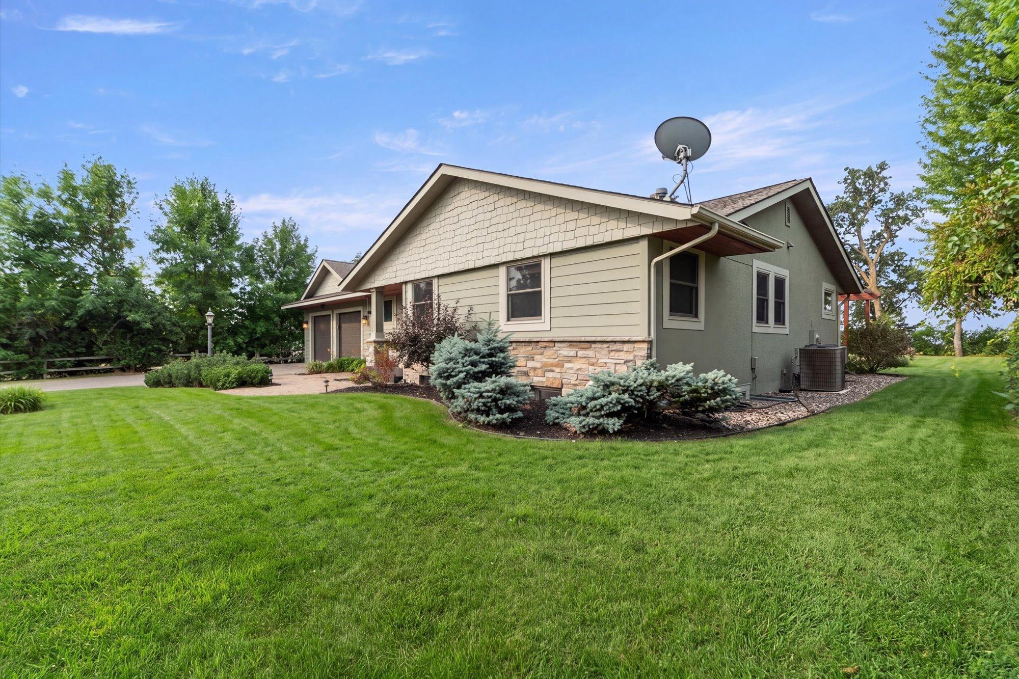 2015 single family home for sale at 22617 Hole In The Day Drive in Nisswa, MN — 4 bed, 4 bath (photo 3 of 36)