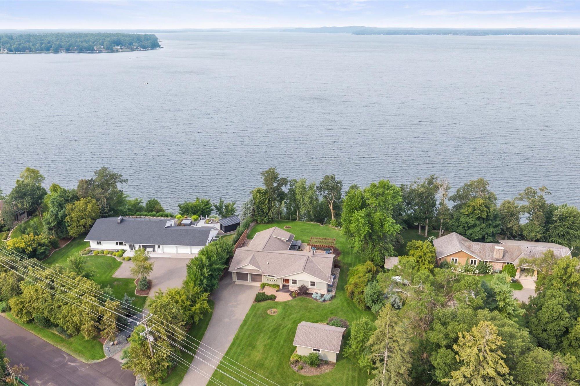 2015 single family home for sale at 22617 Hole In The Day Drive in Nisswa, MN — 4 bed, 4 bath (photo 32 of 36)