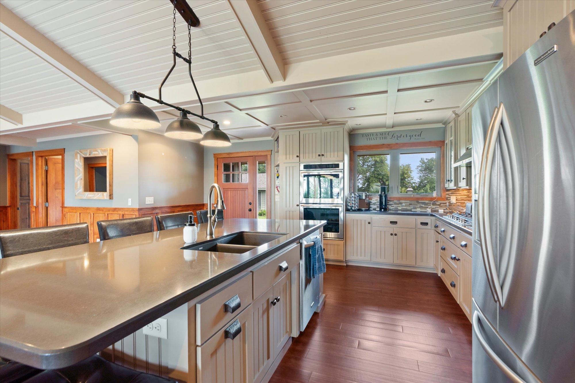 2015 single family home for sale at 22617 Hole In The Day Drive in Nisswa, MN — 4 bed, 4 bath (photo 8 of 36)