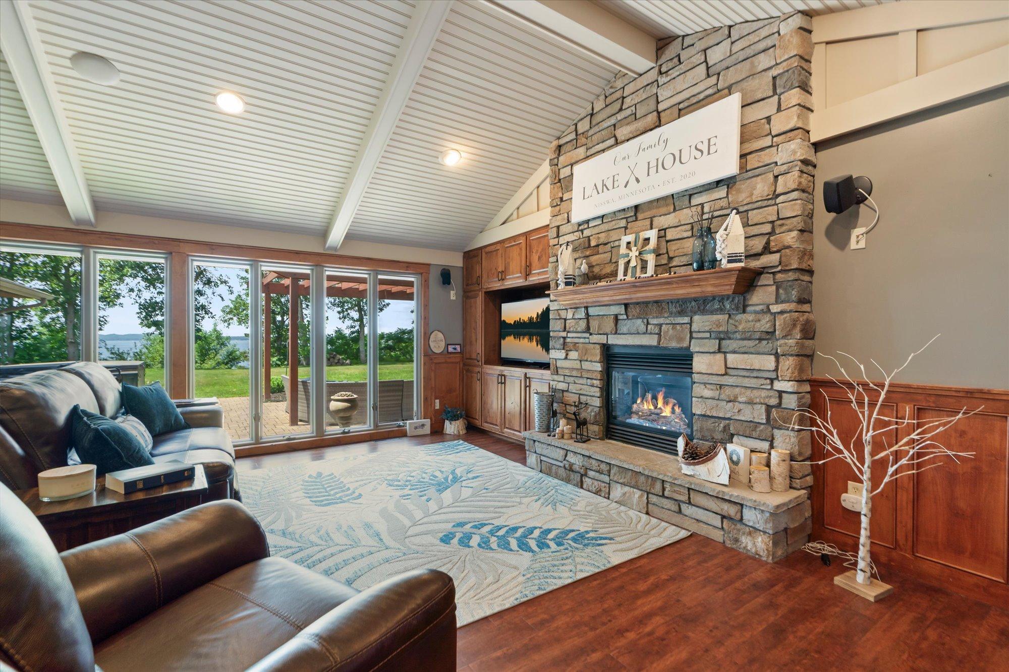 2015 single family home for sale at 22617 Hole In The Day Drive in Nisswa, MN — 4 bed, 4 bath (photo 9 of 36)