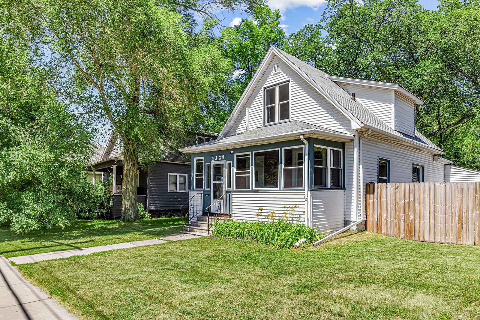 1329 1st Avenue N, Fargo ND 58102 - Photo 2 of 27
