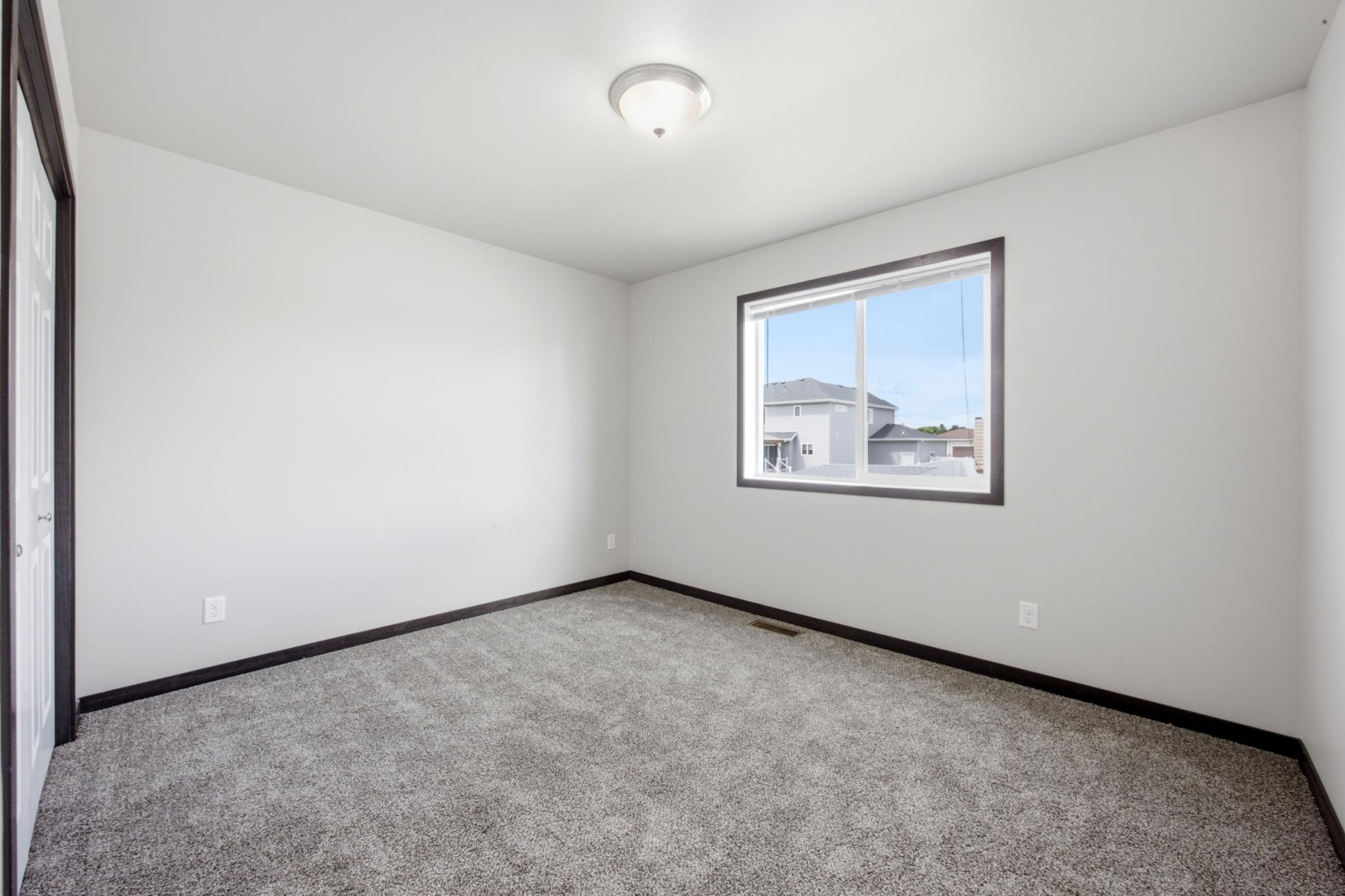 6073 Autumn Drive S, Fargo ND 58104 - Photo 12 of 24
