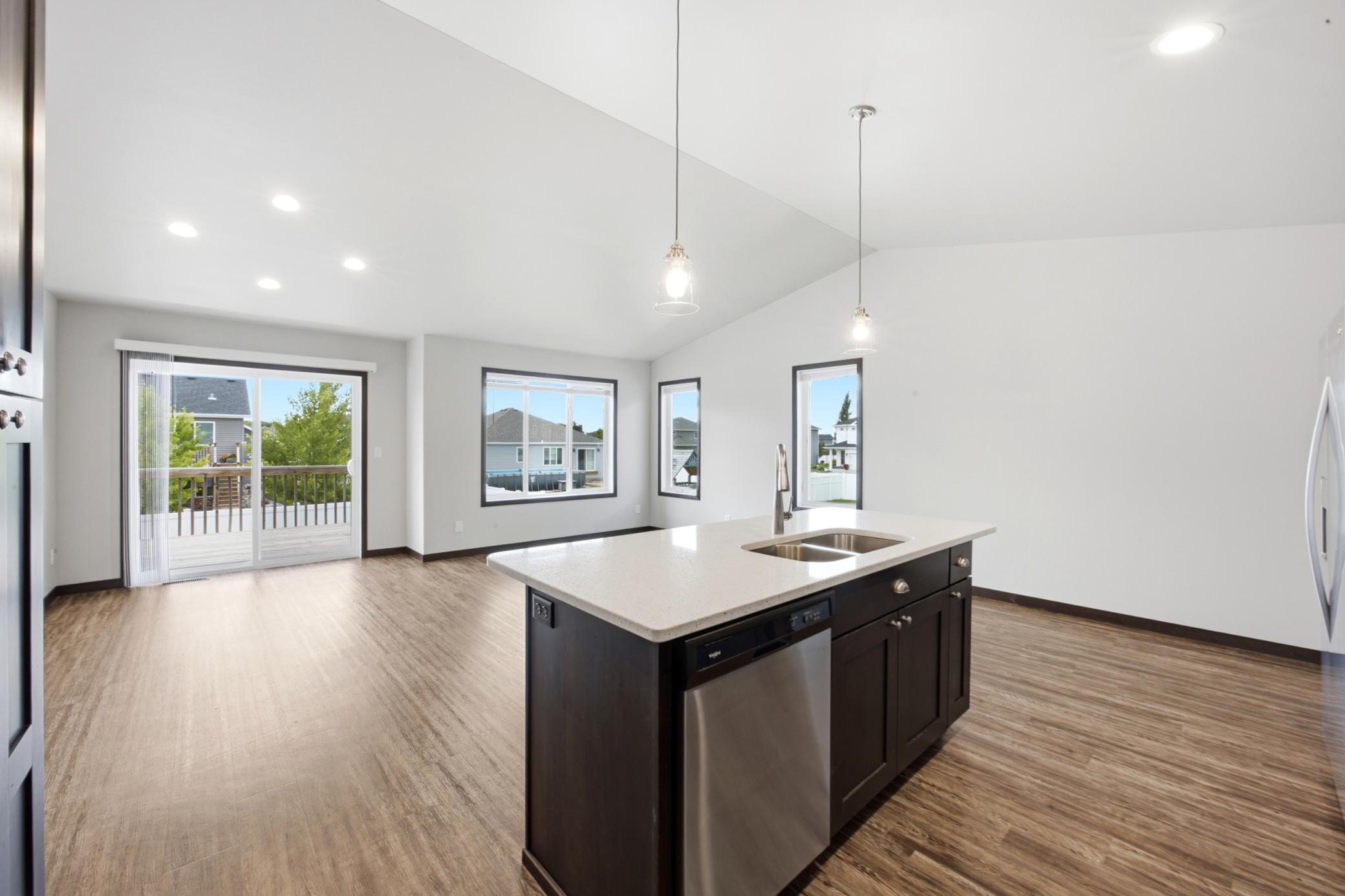 6073 Autumn Drive S, Fargo ND 58104 - Photo 4 of 24