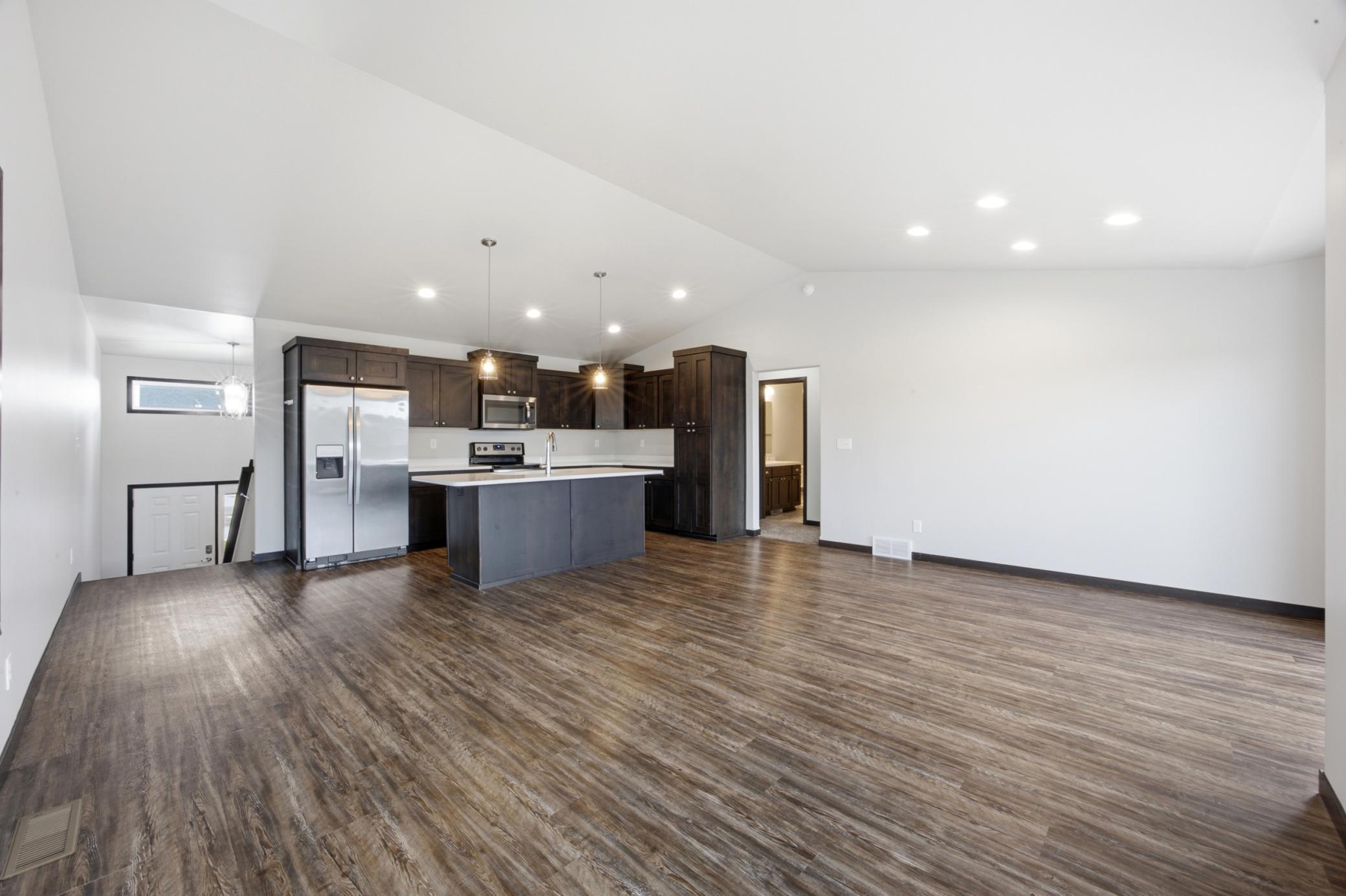 6073 Autumn Drive S, Fargo ND 58104 - Photo 5 of 24