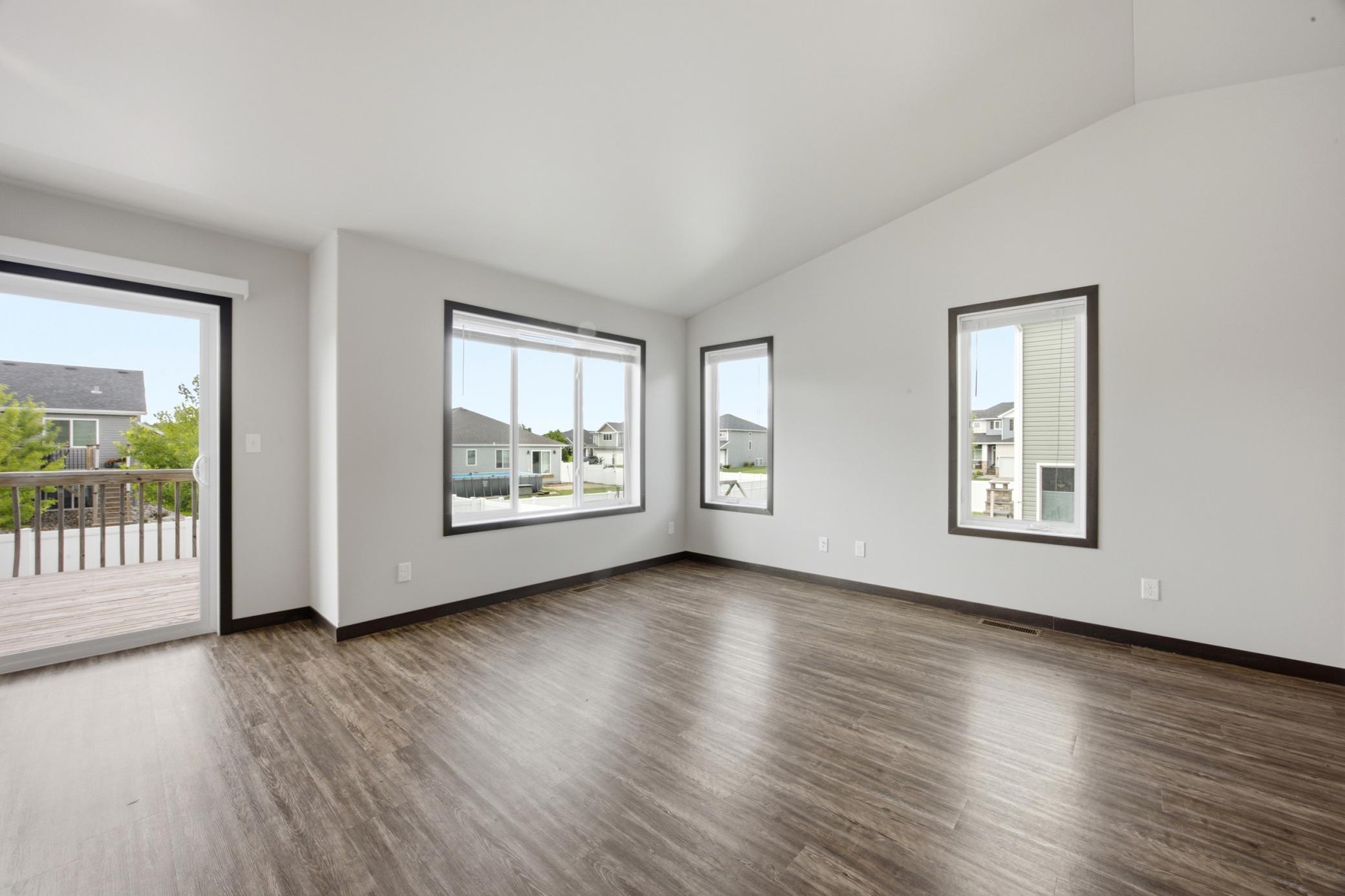 6073 Autumn Drive S, Fargo ND 58104 - Photo 7 of 24