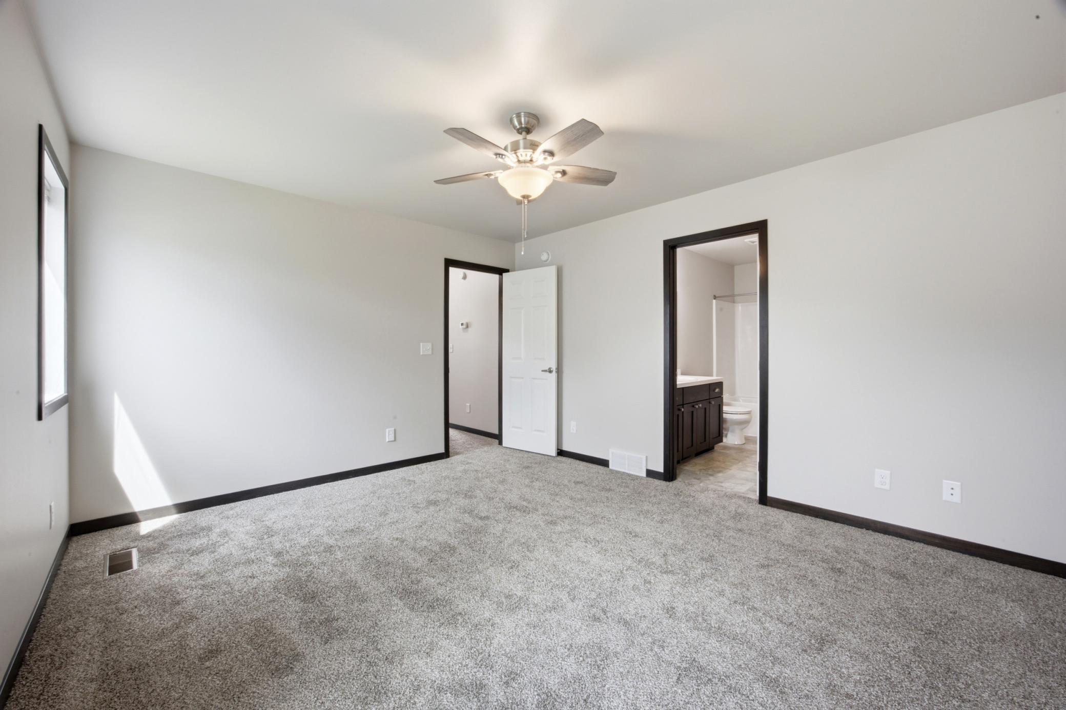 6073 Autumn Drive S, Fargo ND 58104 - Photo 9 of 24