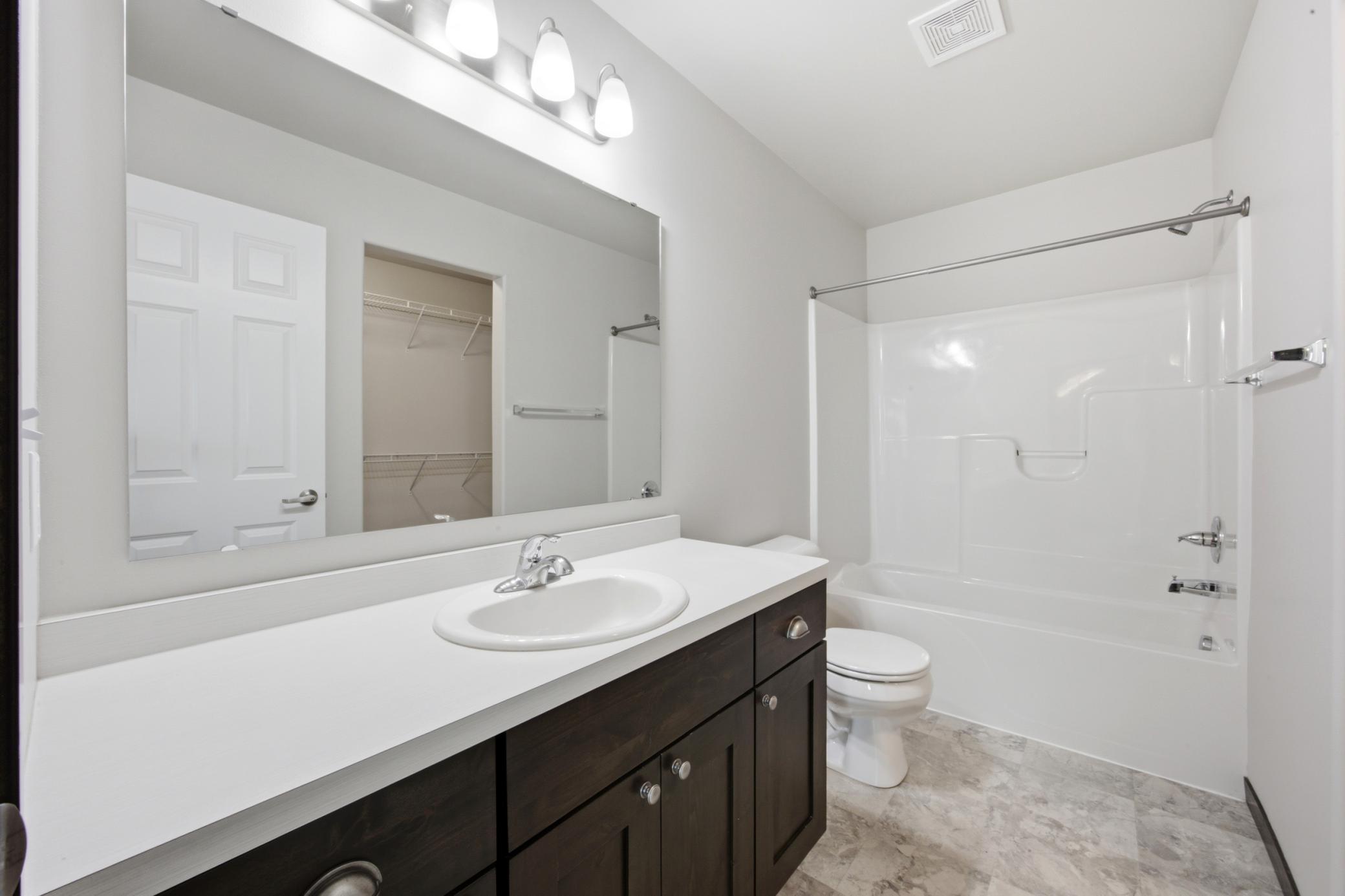 6073 Autumn Drive S, Fargo ND 58104 - Photo 10 of 24