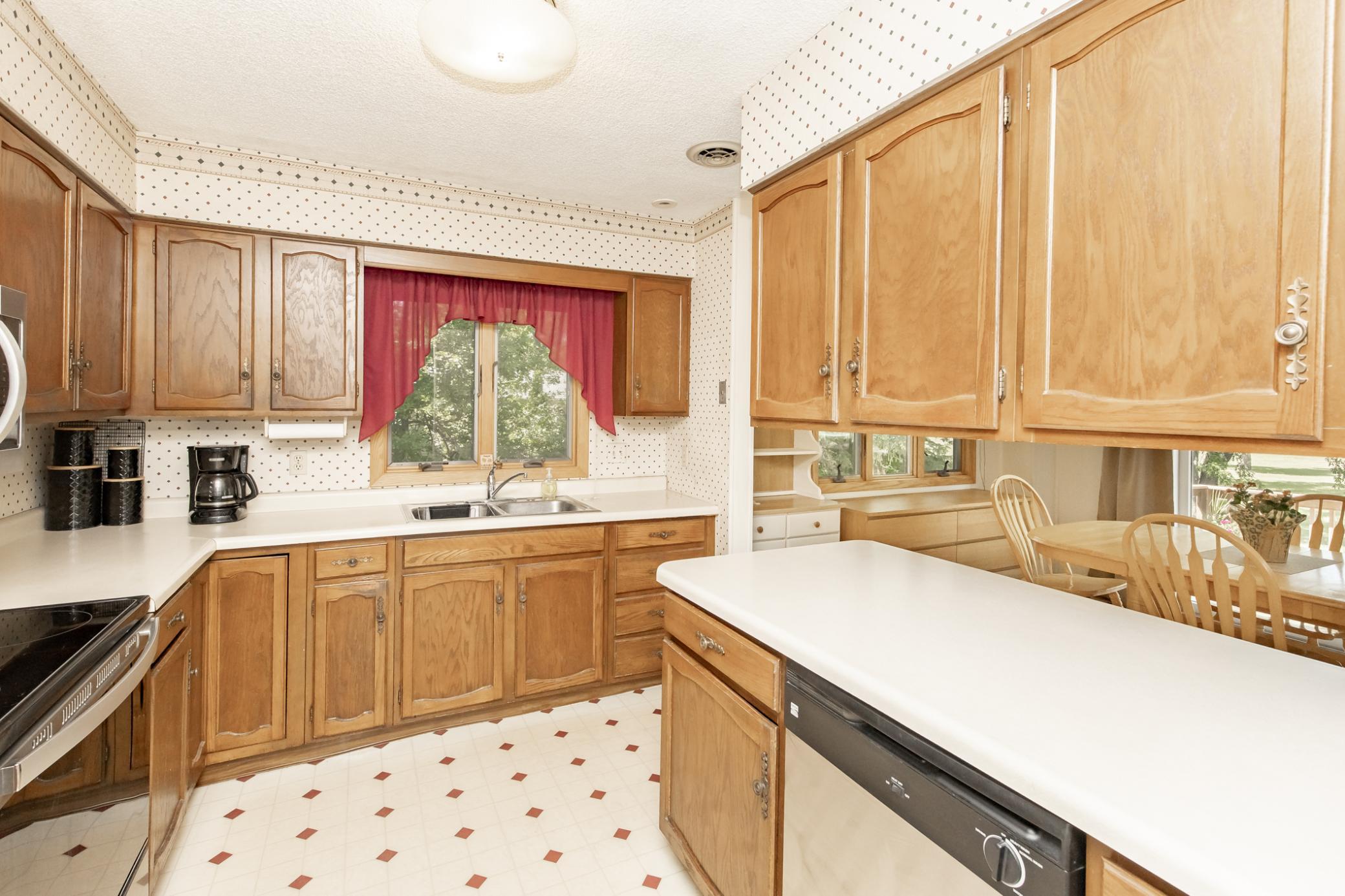 1108 62nd Avenue N, Moorhead MN 56560 - Photo 11 of 39