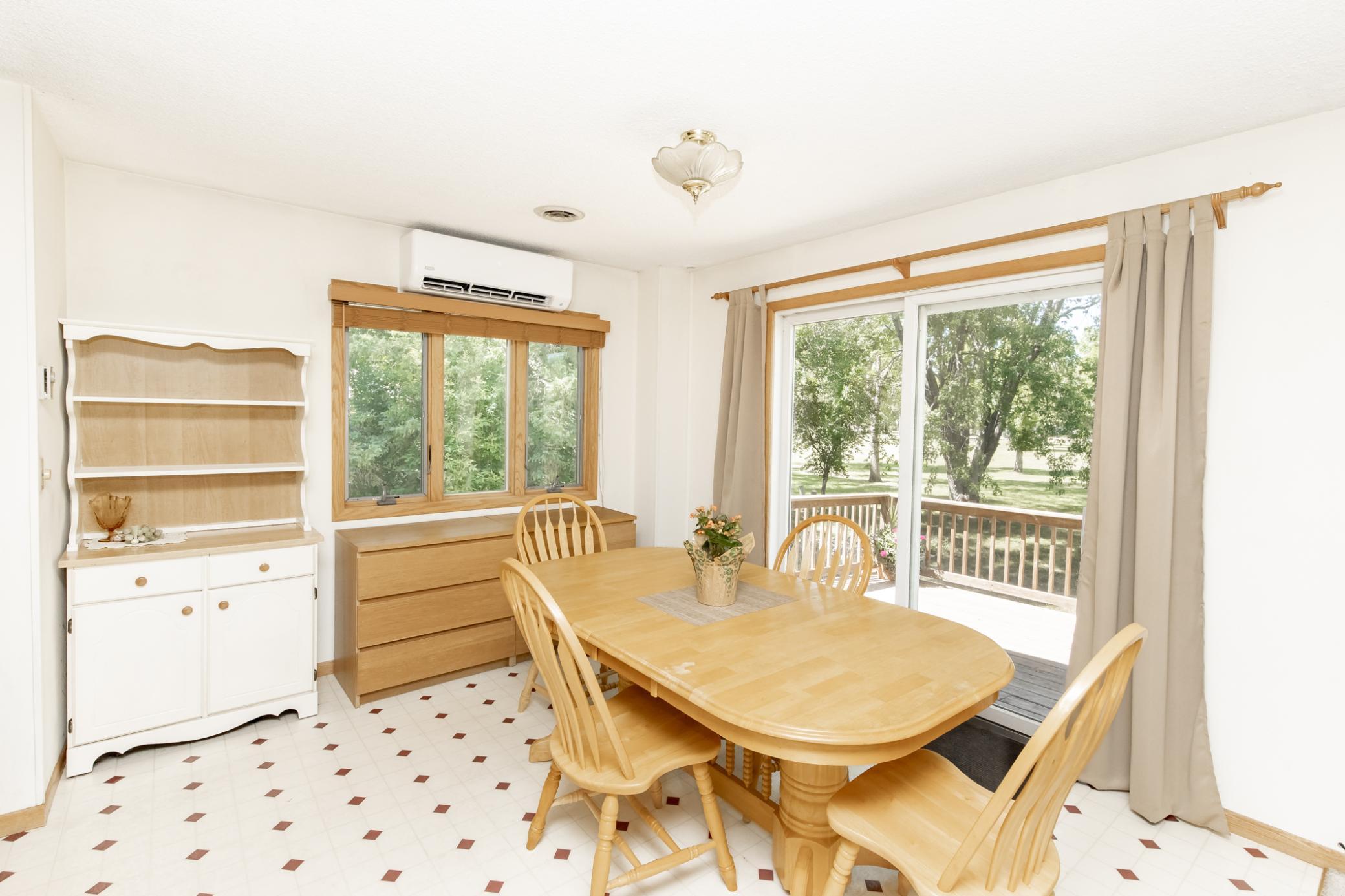 1973 single family home for sale at 1108 62nd Avenue N in Moorhead, MN — 5 bed, 3 bath (photo 16 of 55)