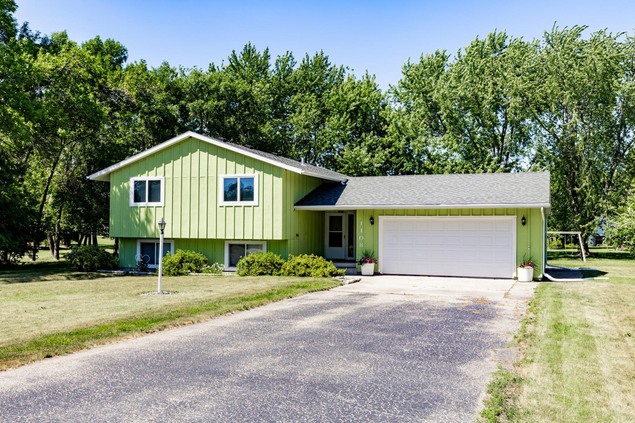 1973 single family home for sale at 1108 62nd Avenue N in Moorhead, MN — 5 bed, 3 bath