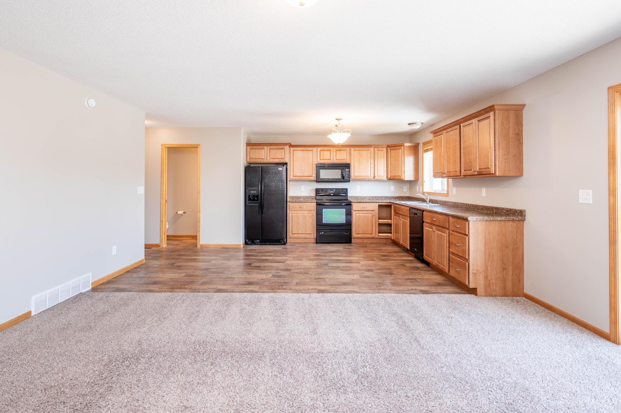 4280 Estate Drive S, Fargo ND 58104 - Photo 3 of 33