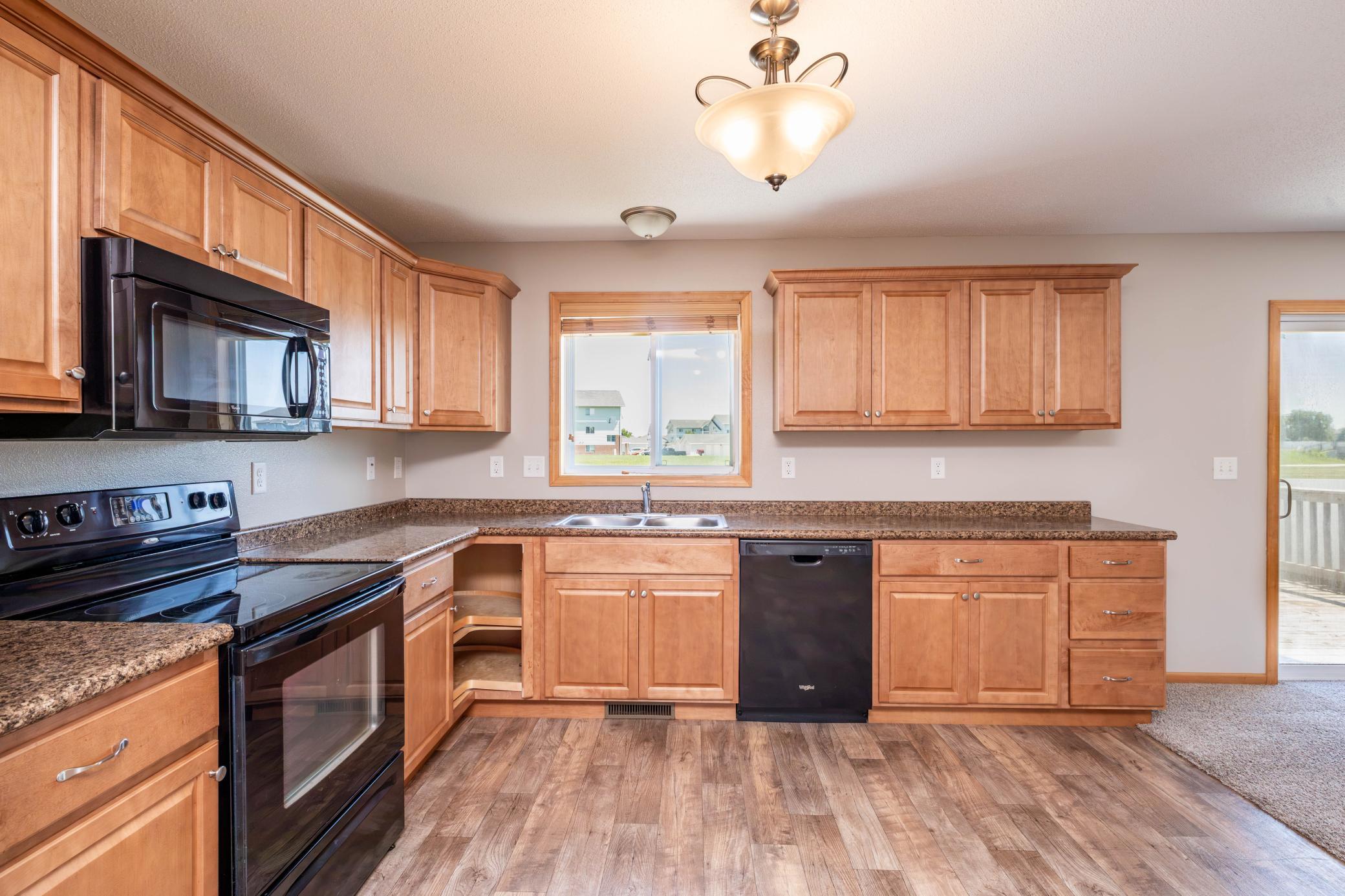 4280 Estate Drive S, Fargo ND 58104 - Photo 8 of 33