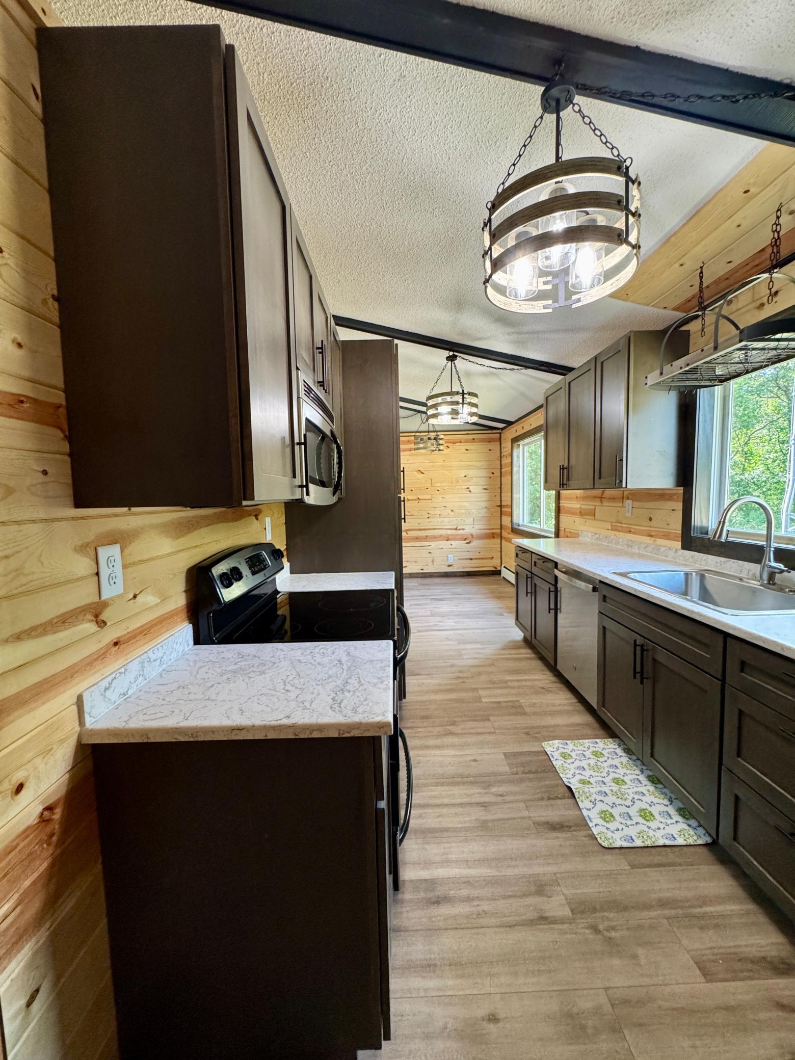 1972 single family home for sale at 42015 Mattson Island Road in Roseau, MN — 4 bed, 2 bath (photo 7 of 37)