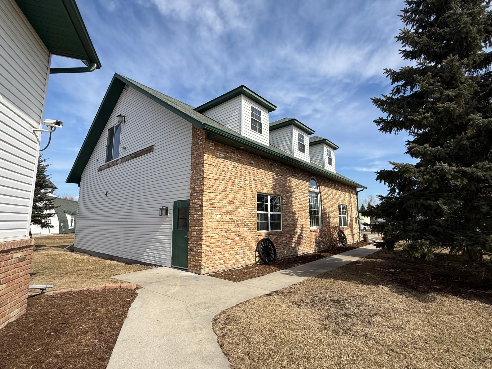5684 Highway 10, Dilworth MN 56529 - Photo 27 of 49