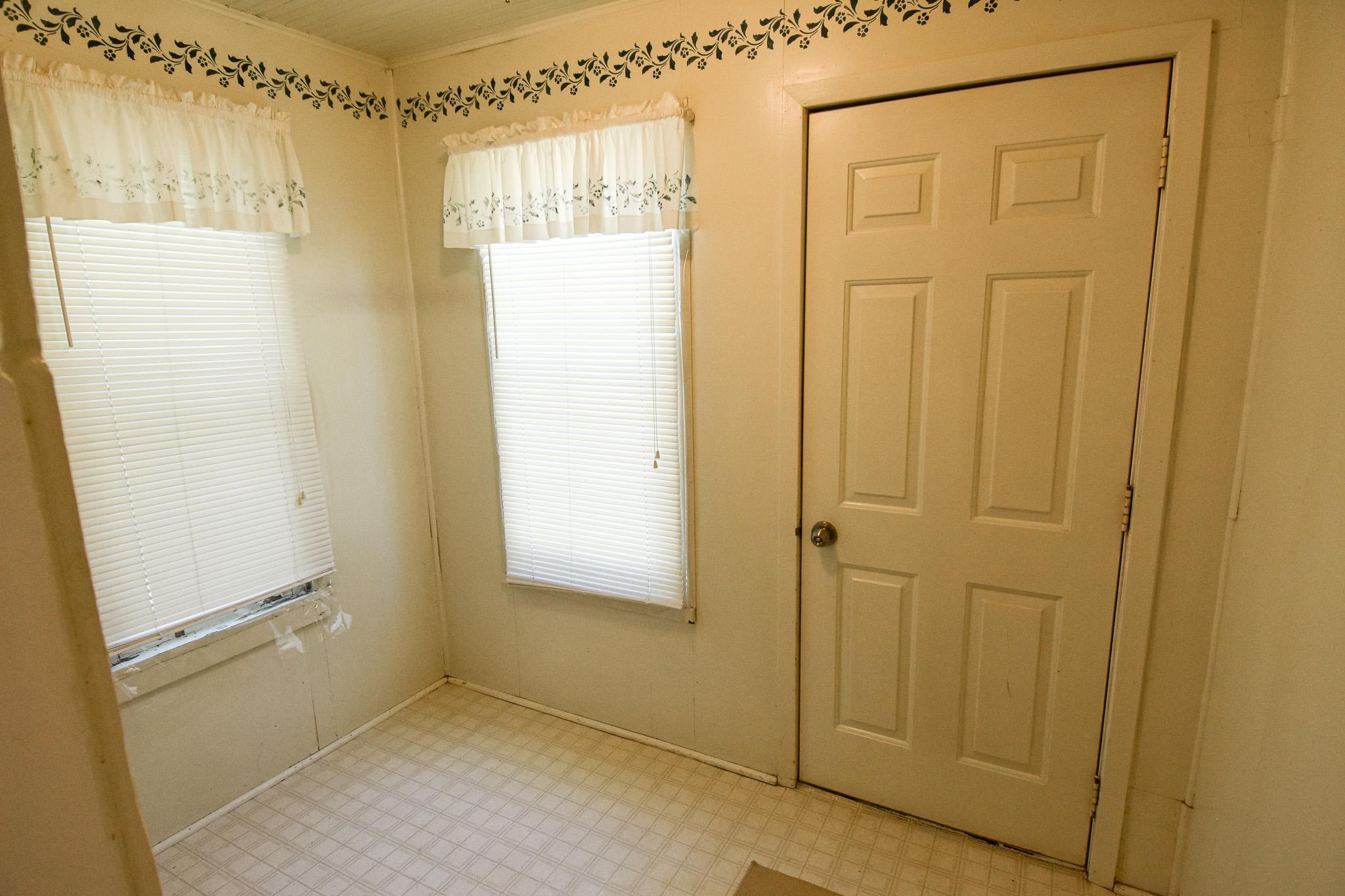 313 State Avenue N, Thief River Falls MN 56701 - Photo 20 of 31