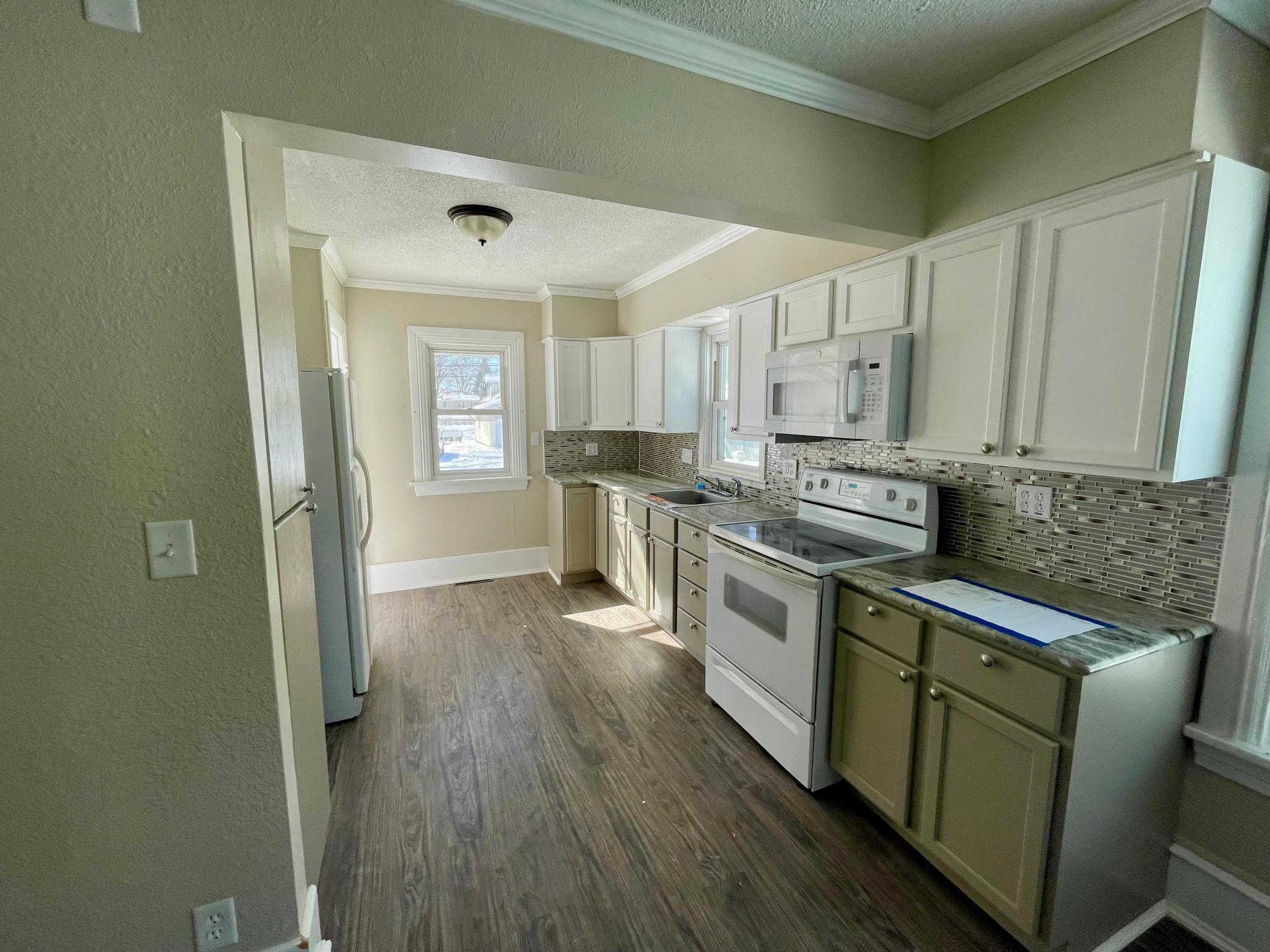 911 W Cavour Avenue, Fergus Falls MN 56537 - Photo 2 of 19
