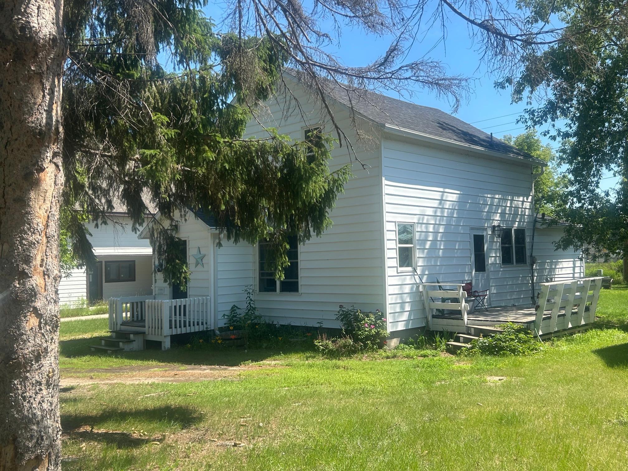 1999 single family home for sale at 118 SE 3rd Avenue in Grand Rapids, MN — 4 bed, 2 bath