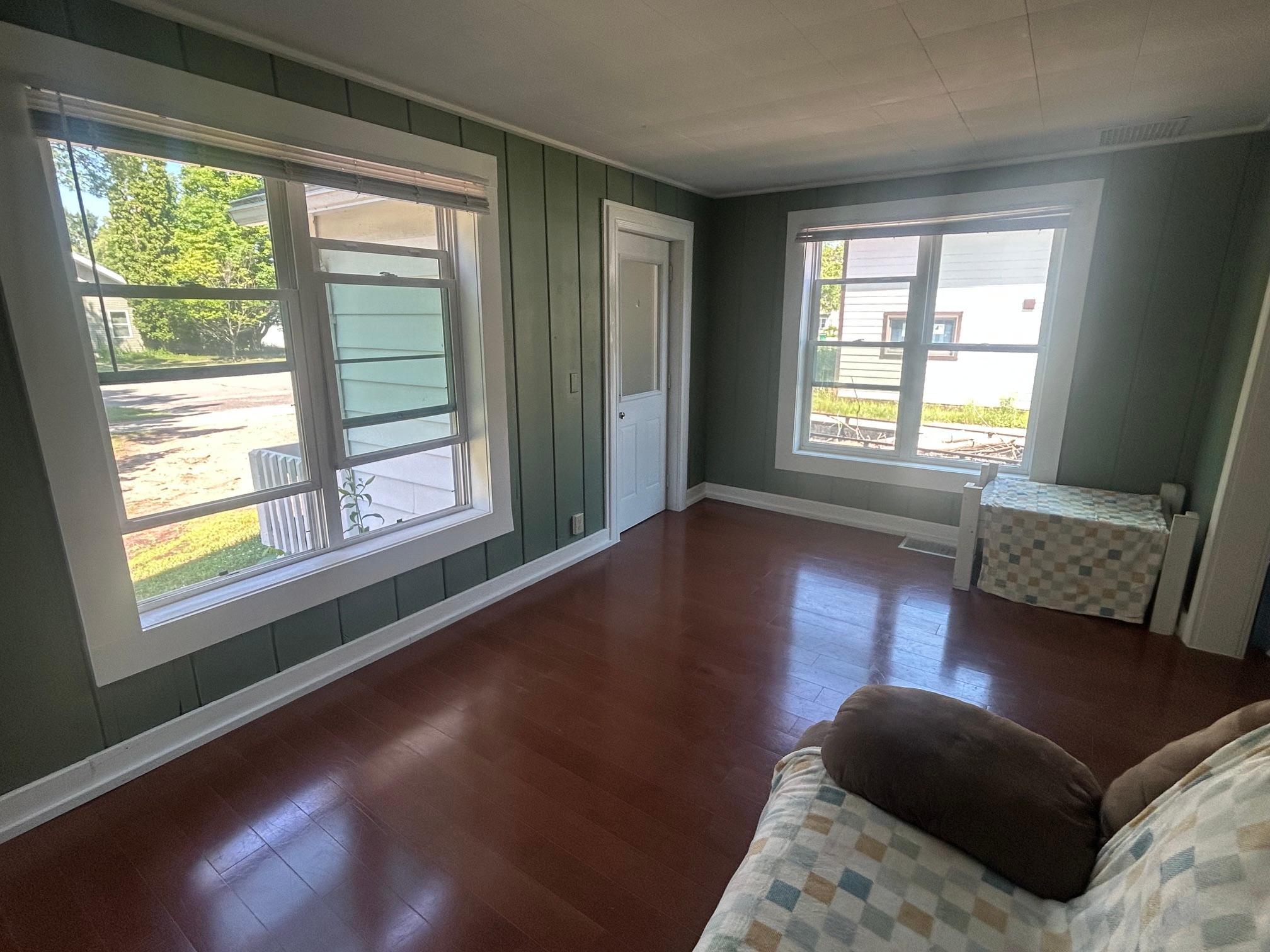 1999 single family home for sale at 118 SE 3rd Avenue in Grand Rapids, MN — 4 bed, 2 bath (photo 5 of 13)