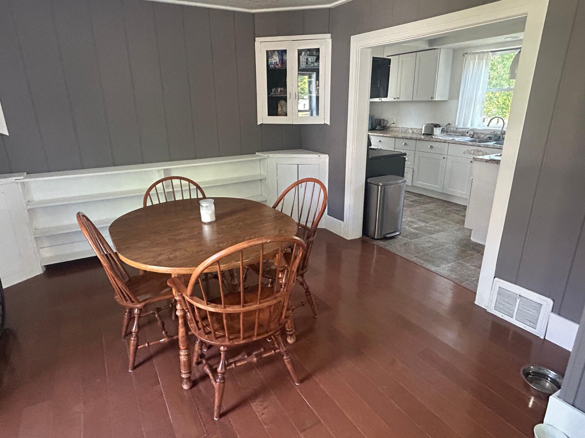 1999 single family home for sale at 118 SE 3rd Avenue in Grand Rapids, MN — 4 bed, 2 bath (photo 6 of 13)
