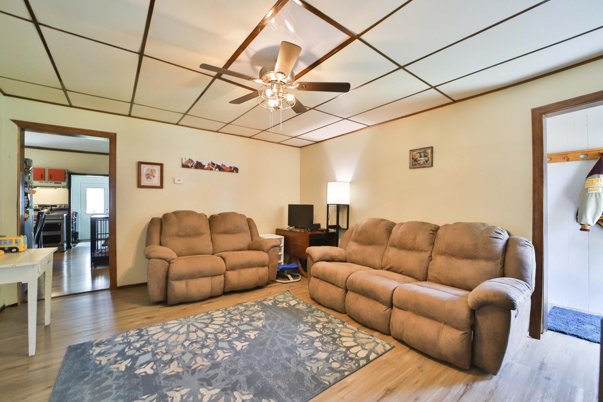 403 8th Street NE, Staples MN 56479 - Photo 11 of 41