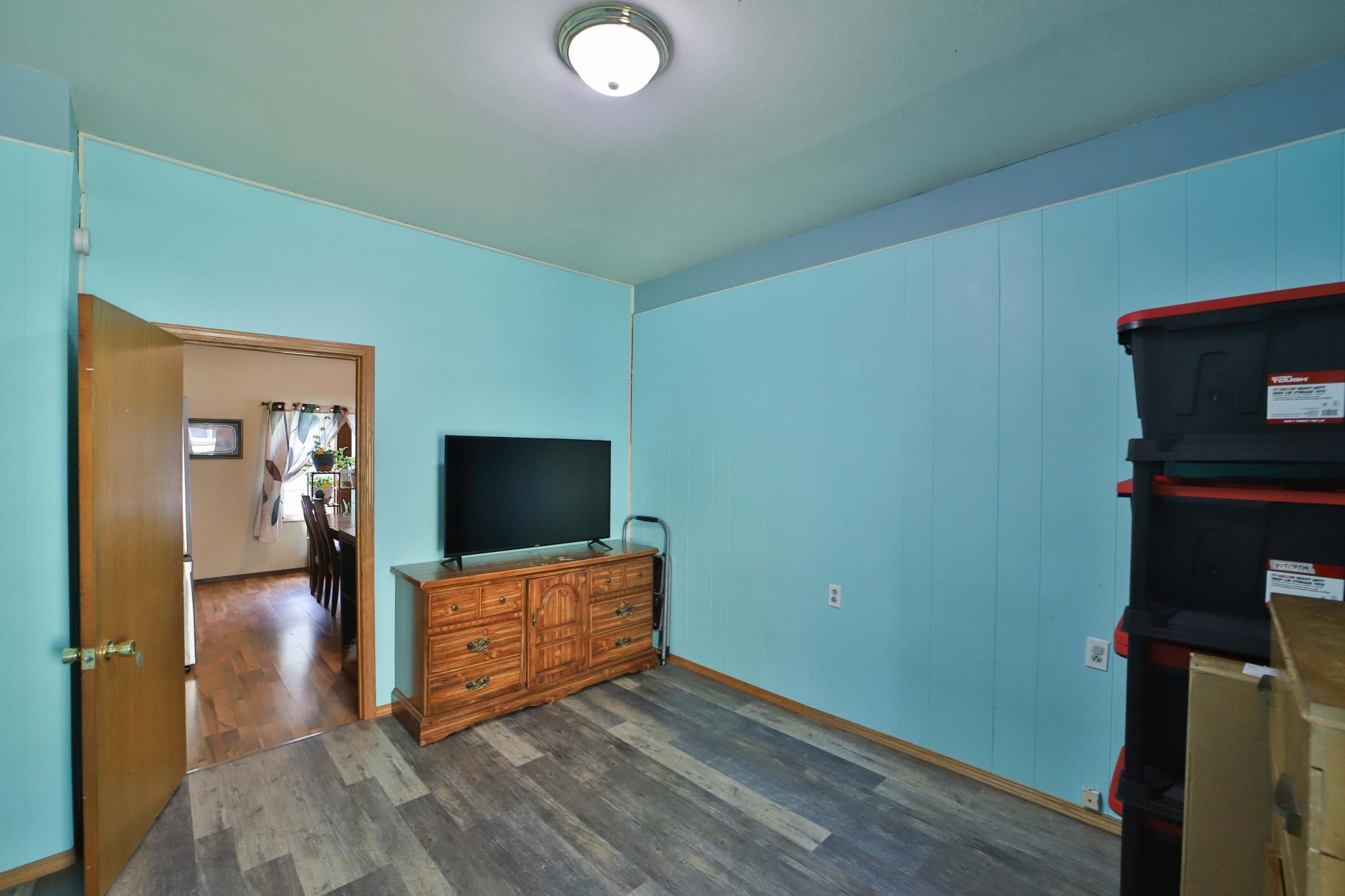 403 8th Street NE, Staples MN 56479 - Photo 27 of 41