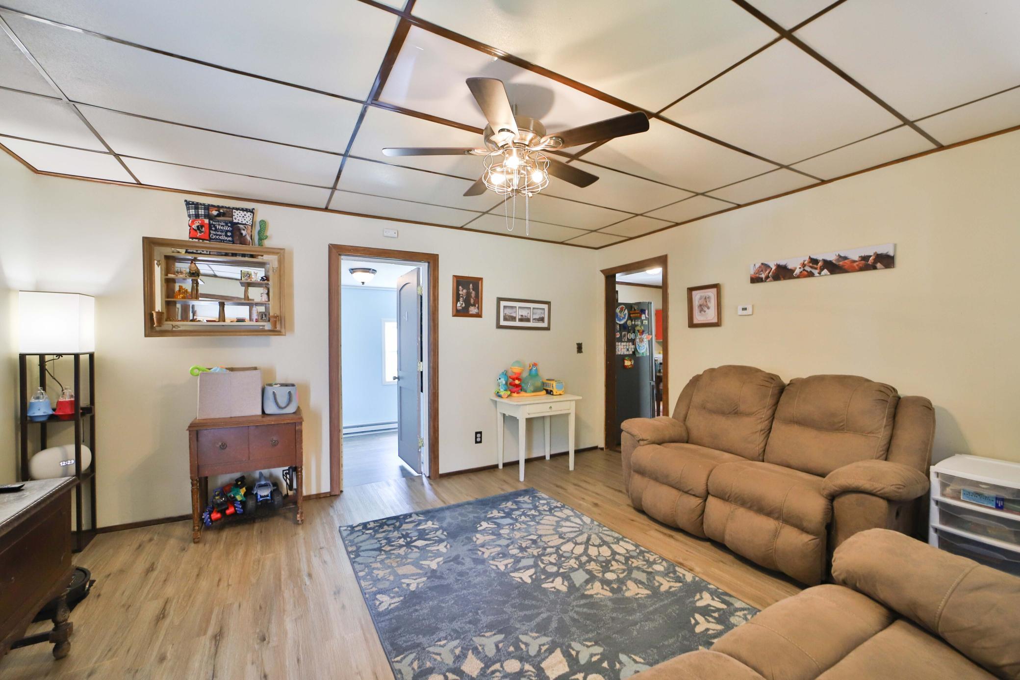 403 8th Street NE, Staples MN 56479 - Photo 9 of 41