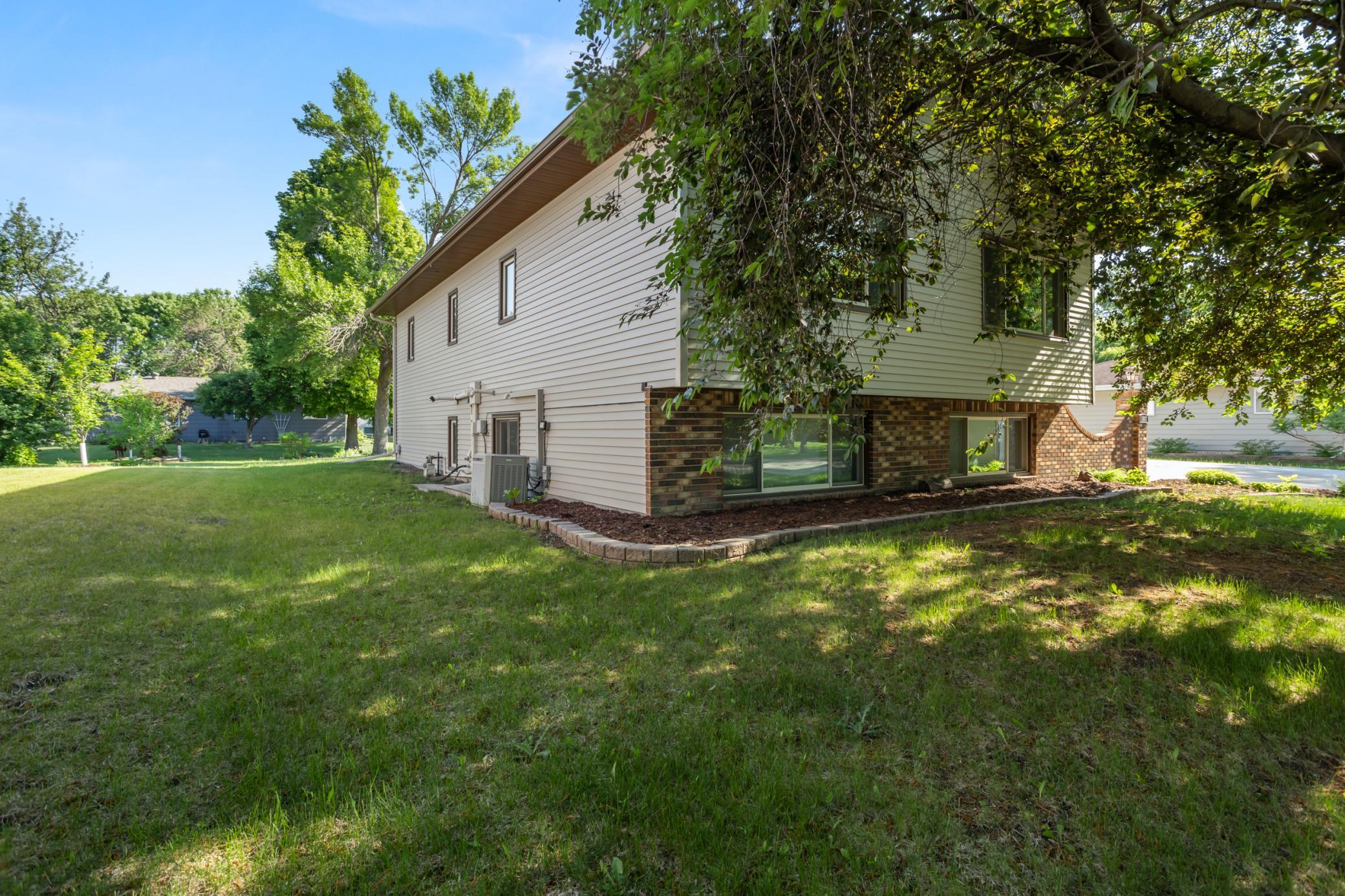 1907 25 1/2 Avenue S, Fargo ND 58103 - Photo 44 of 46