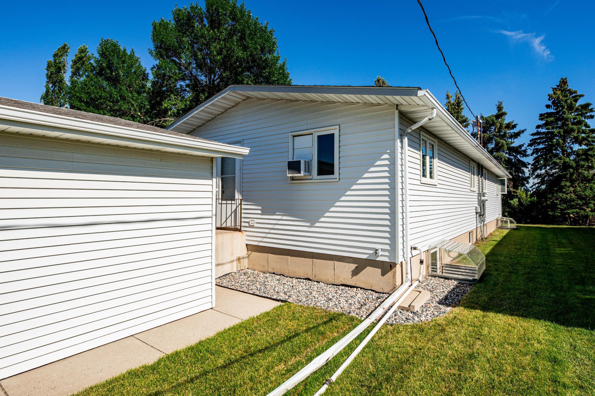 3119-3121 10th Avenue N, Fargo ND 58102 - Photo 4 of 26