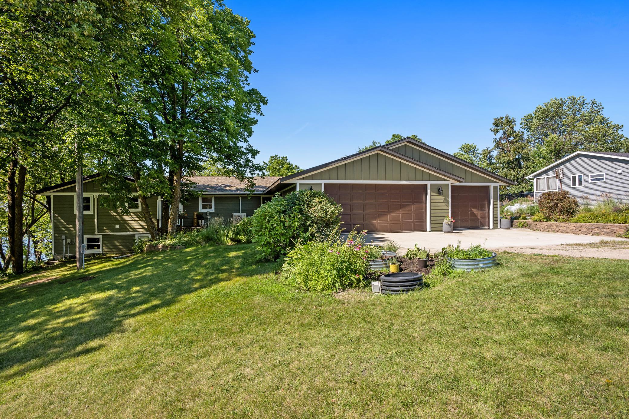 1980 single family home for sale at 8590 Sara Road NW in Brandon, MN — 3 bed, 3 bath (photo 4 of 93)