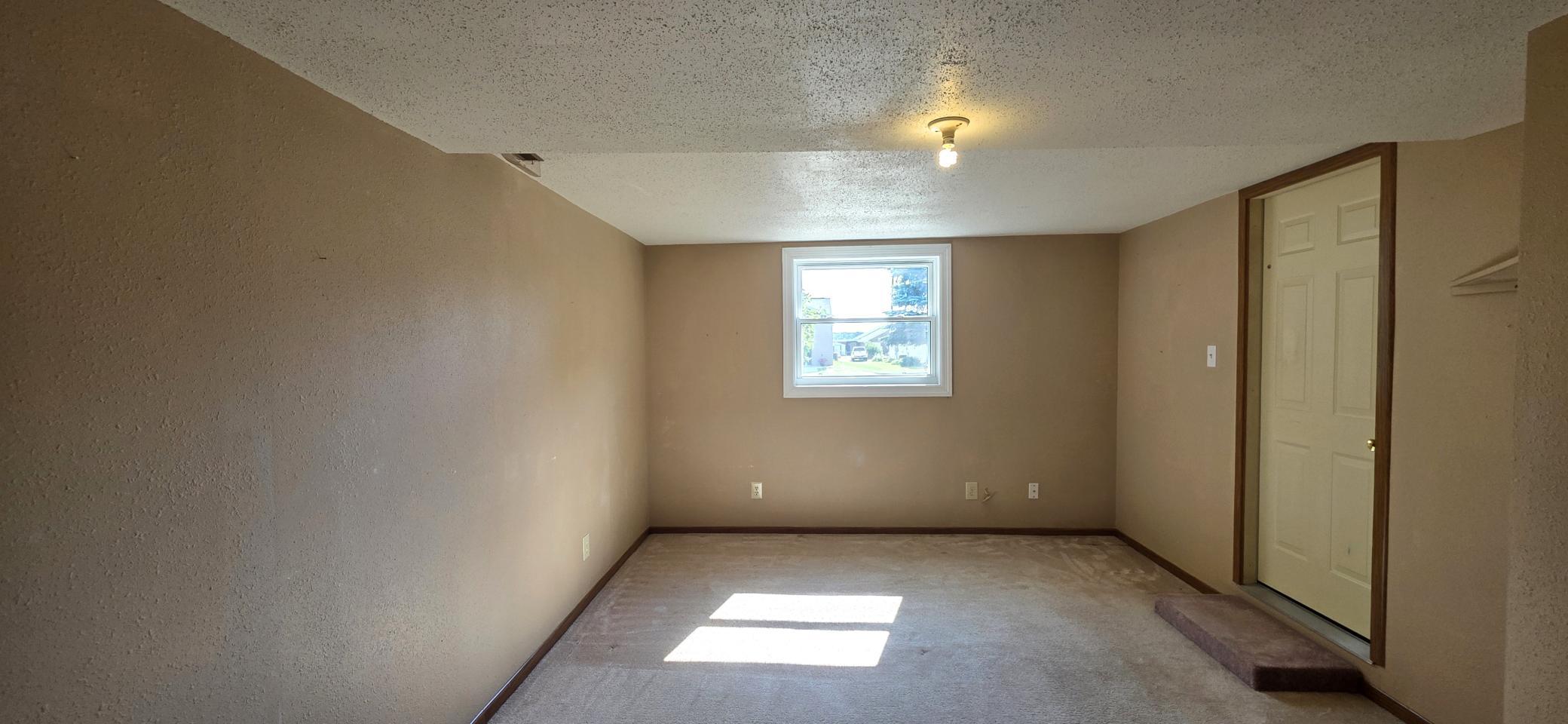 416 Franklin Avenue, Larimore ND 58251 - Photo 14 of 37