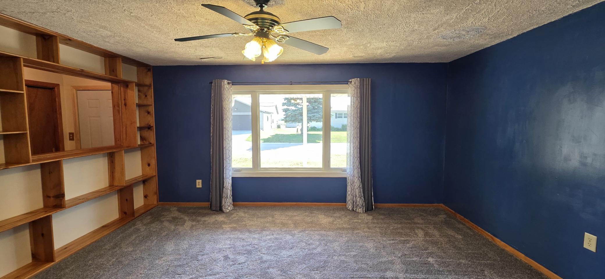 416 Franklin Avenue, Larimore ND 58251 - Photo 4 of 37