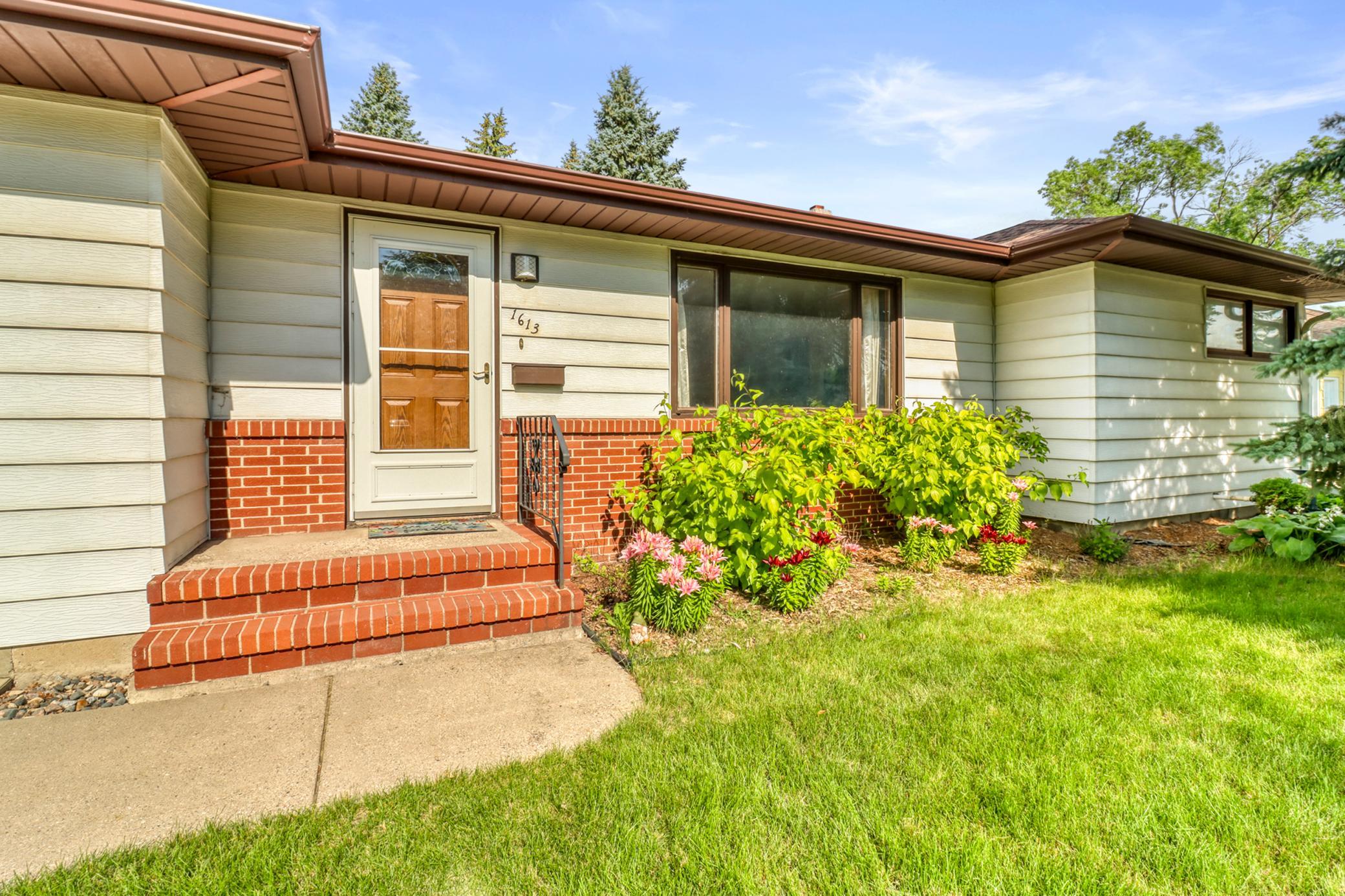 1613 16th Street S, Moorhead MN 56560 - Photo 3 of 48