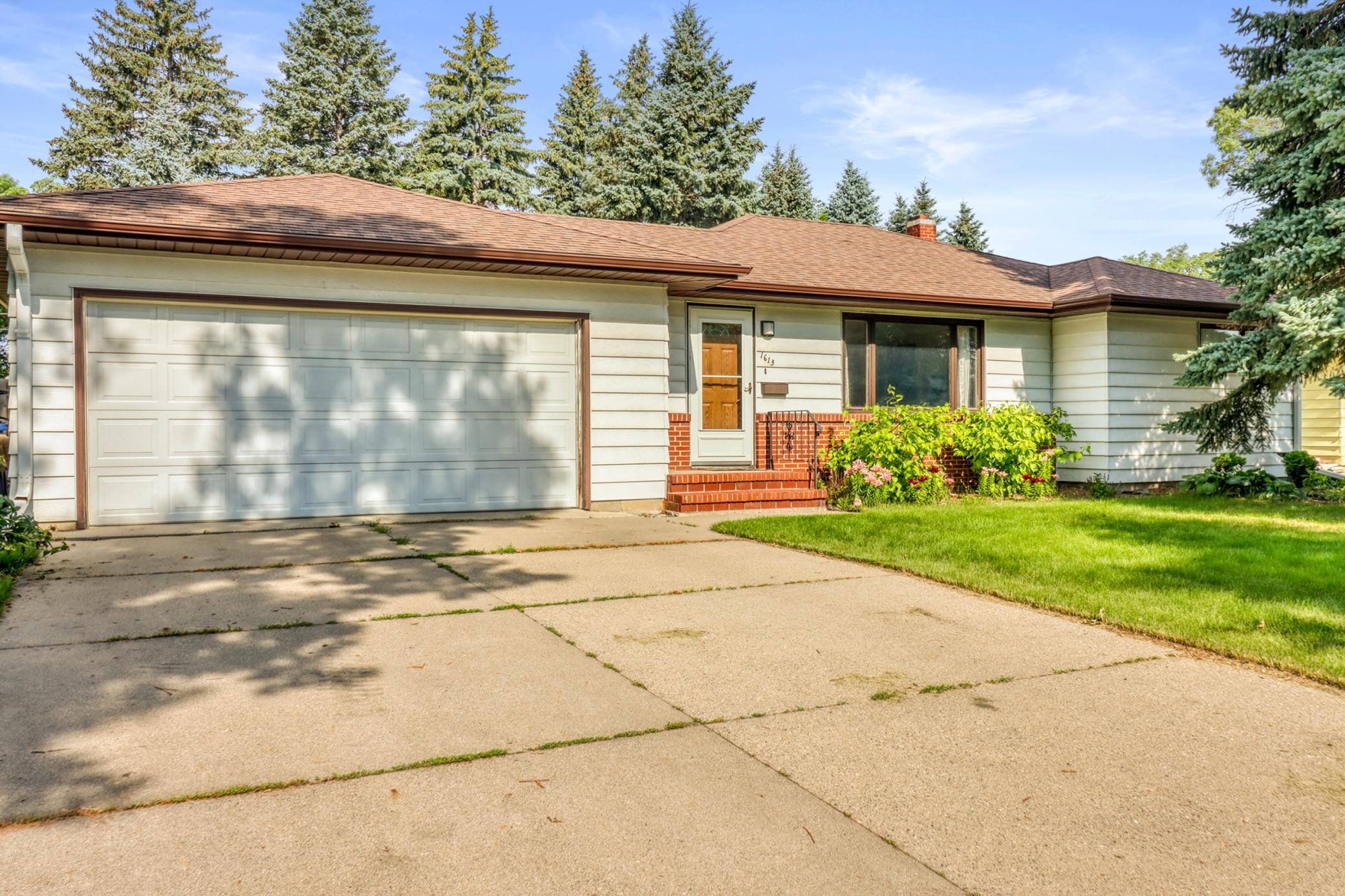 1613 16th Street S, Moorhead MN 56560 - Photo 4 of 48