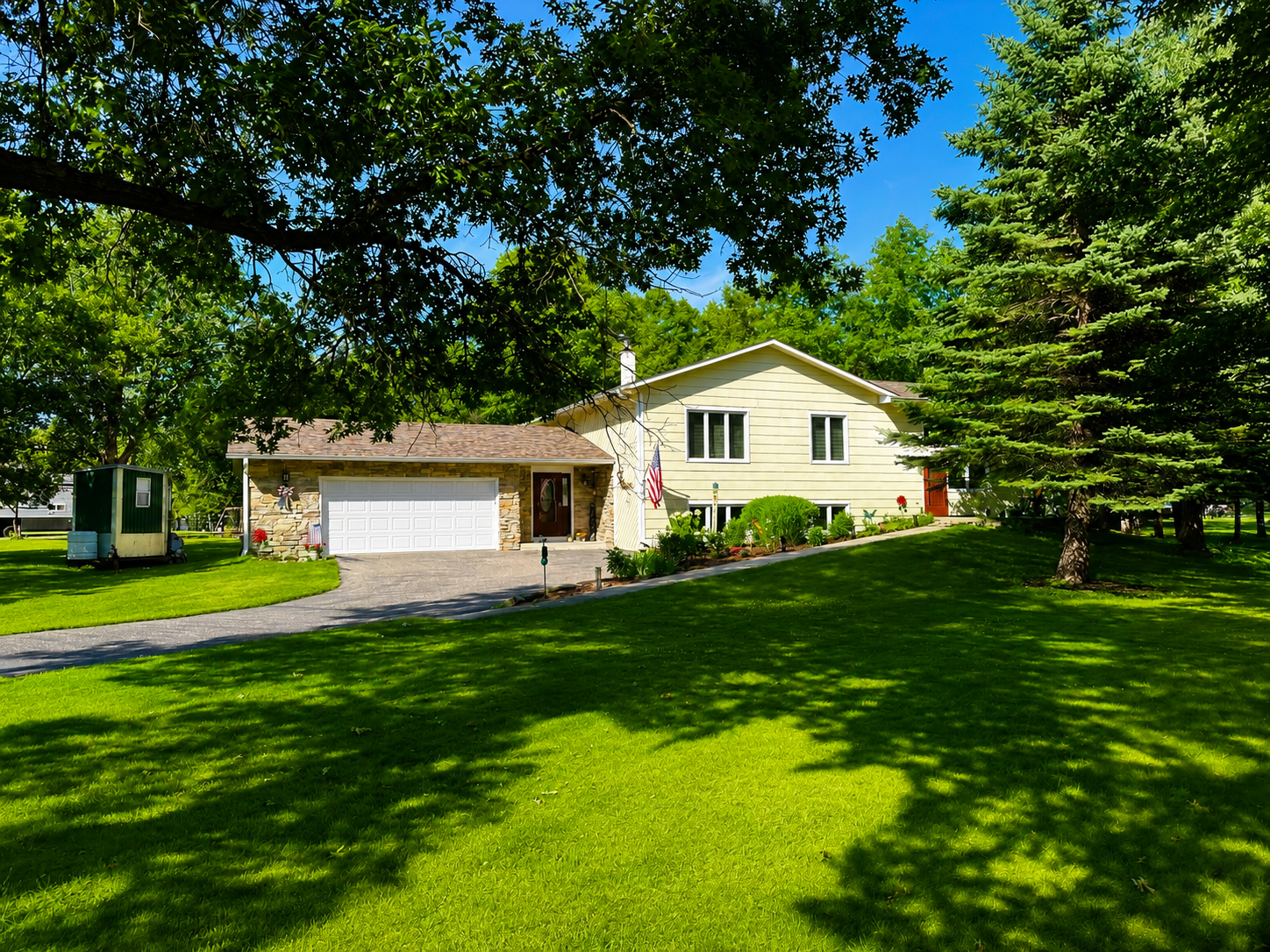 1983 single family home for sale at 8331 Red Pine Circle in Baxter, MN — 5 bed, 3 bath