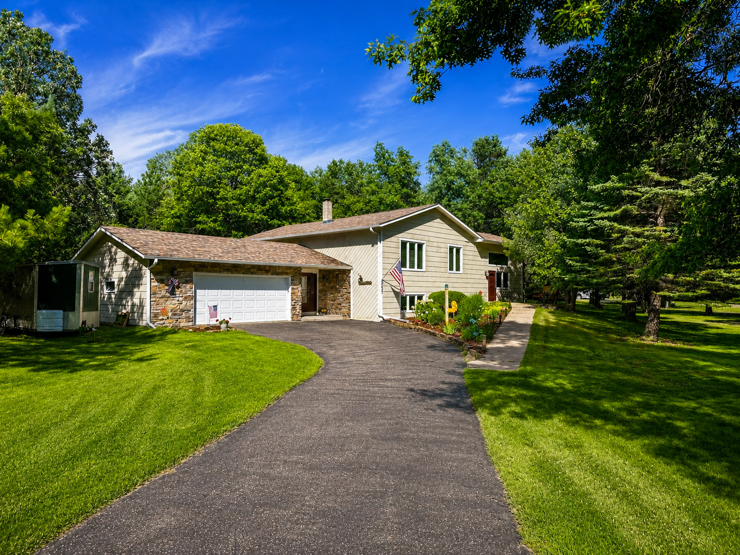 1983 single family home for sale at 8331 Red Pine Circle in Baxter, MN — 5 bed, 3 bath (photo 3 of 40)