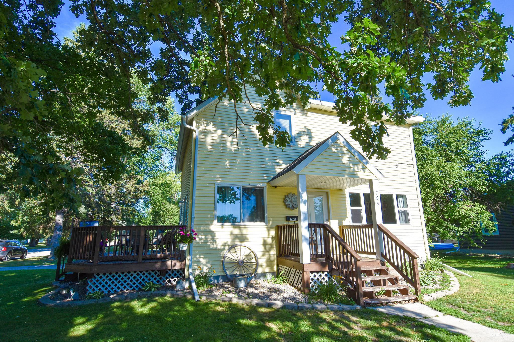 704 Tindolph Avenue S, Thief River Falls MN 56701 - Photo 3 of 45