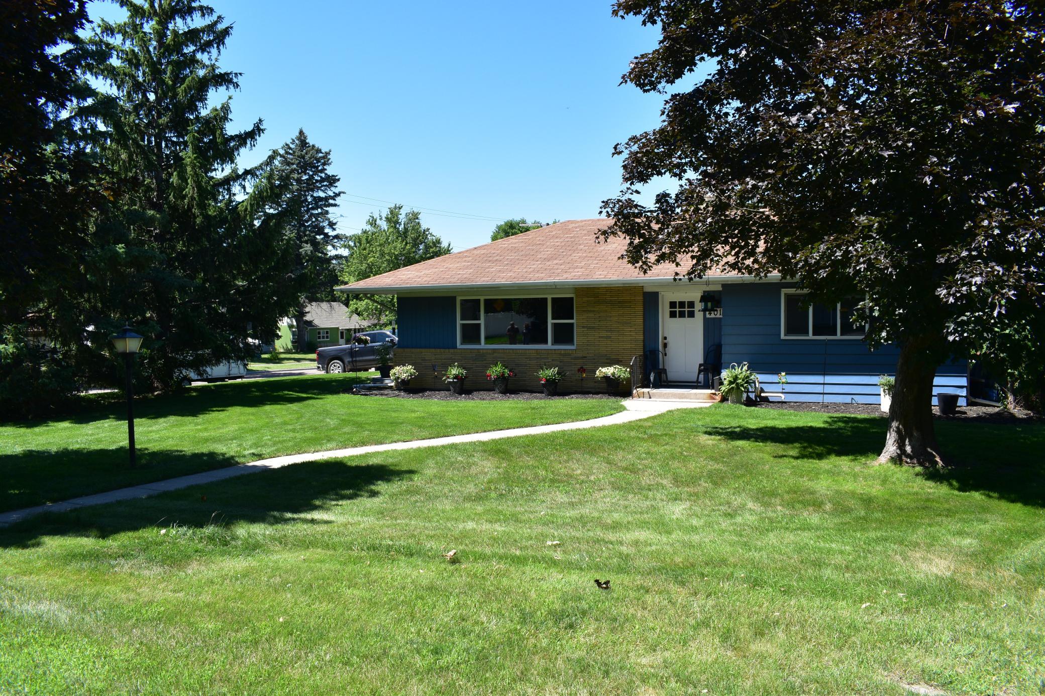 401 N Burlington Avenue, Fergus Falls MN 56537 - Photo 2 of 37
