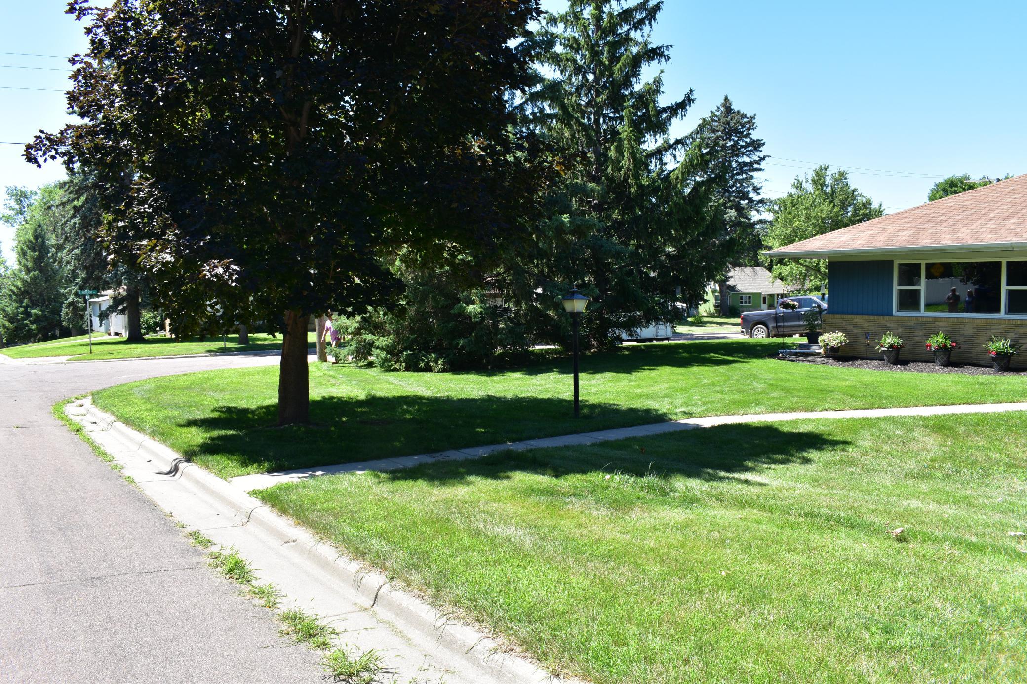 401 N Burlington Avenue, Fergus Falls MN 56537 - Photo 7 of 37