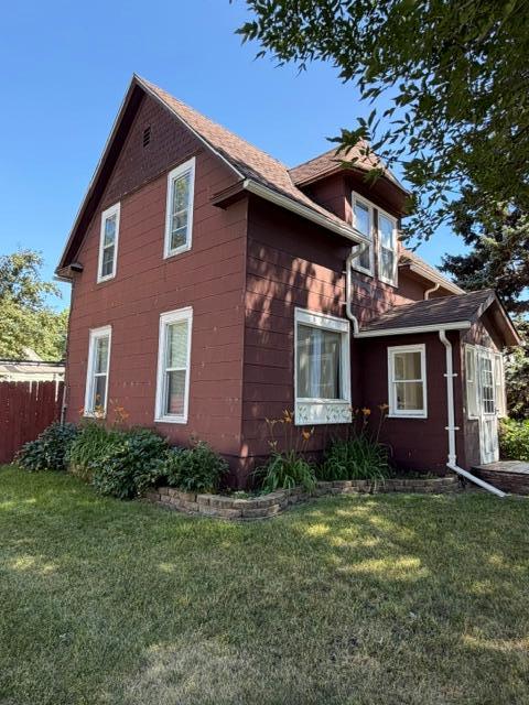 120 4th Avenue SE, Mayville ND 58257 - Photo 3 of 36