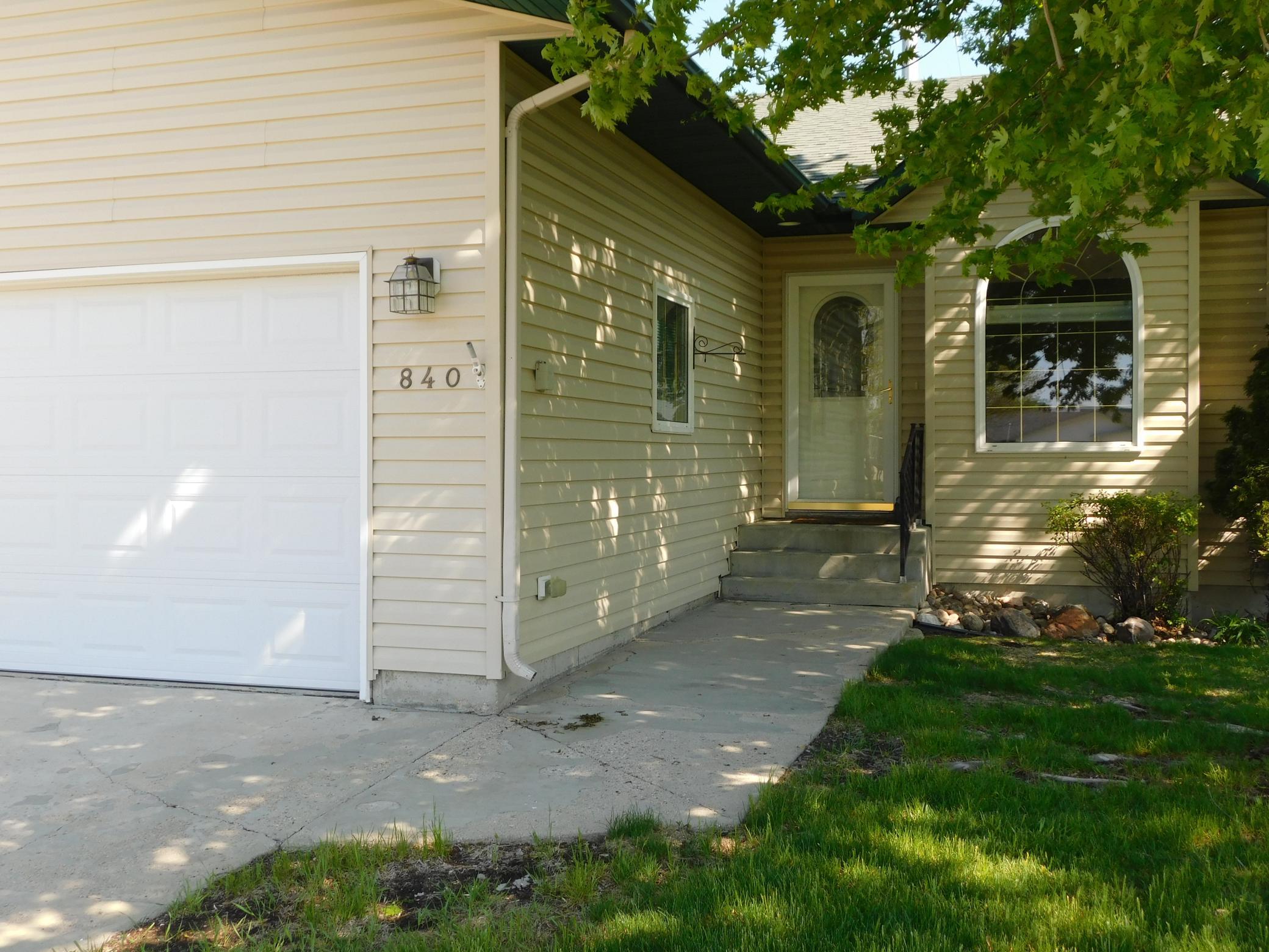 840 Lakeridge Place, West Fargo ND 58078 - Photo 2 of 37
