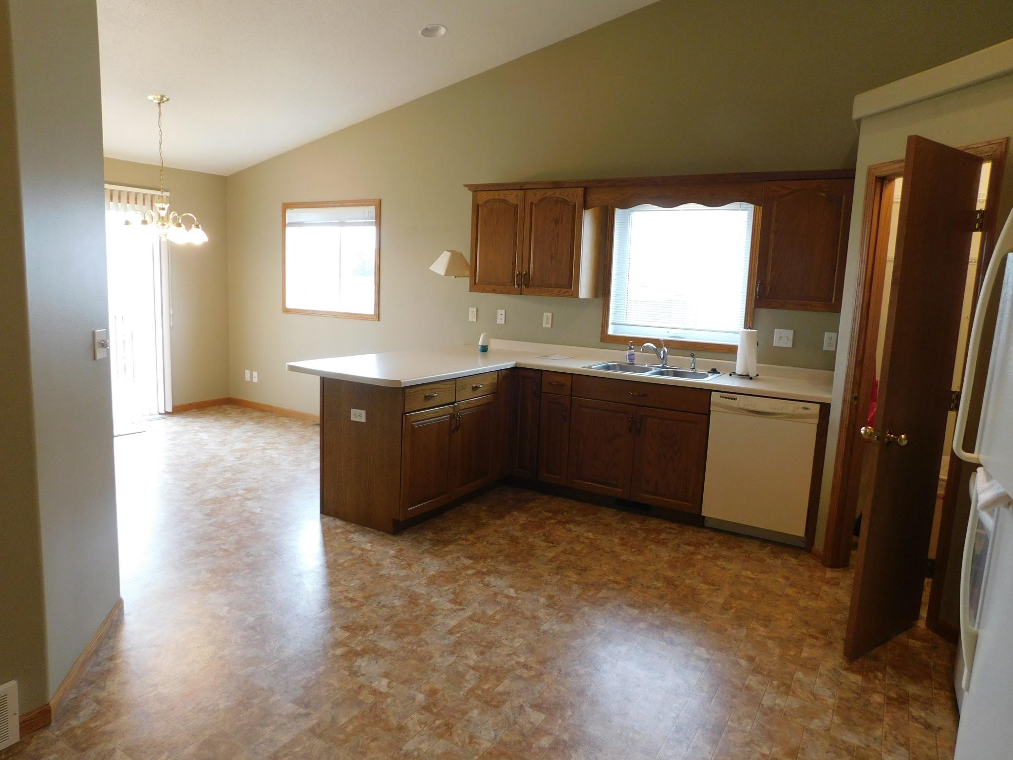 840 Lakeridge Place, West Fargo ND 58078 - Photo 12 of 37